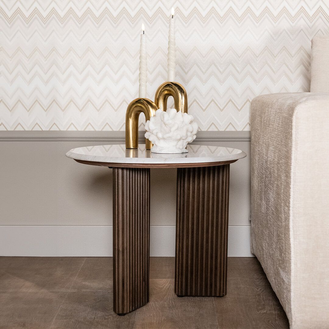Richmond Mayfield Bijzettafel – Rond, Wit, 55 cm – Mangohout & Marmer