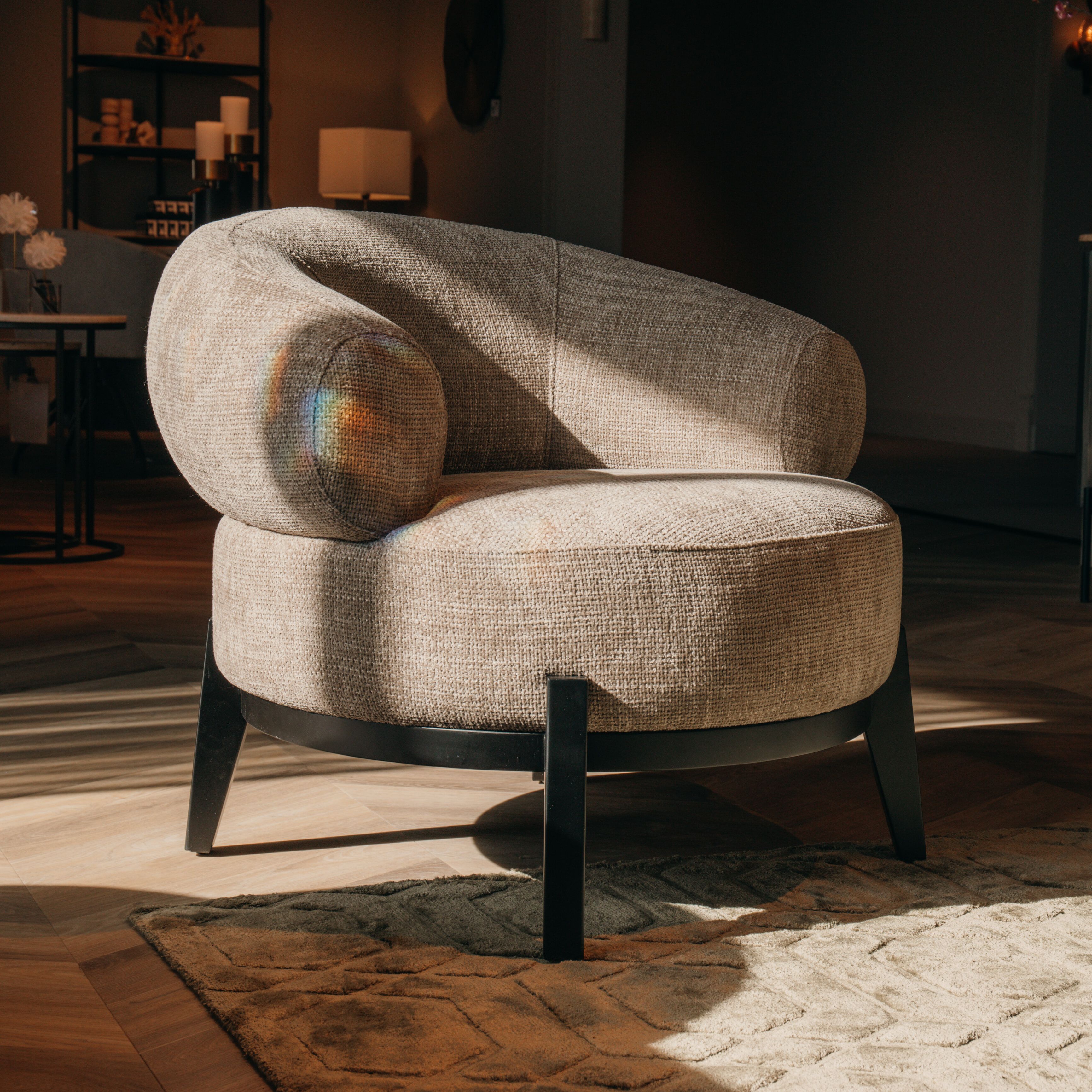 Richmond Montana Chenille fauteuil – stijlvolle comfort in Desert