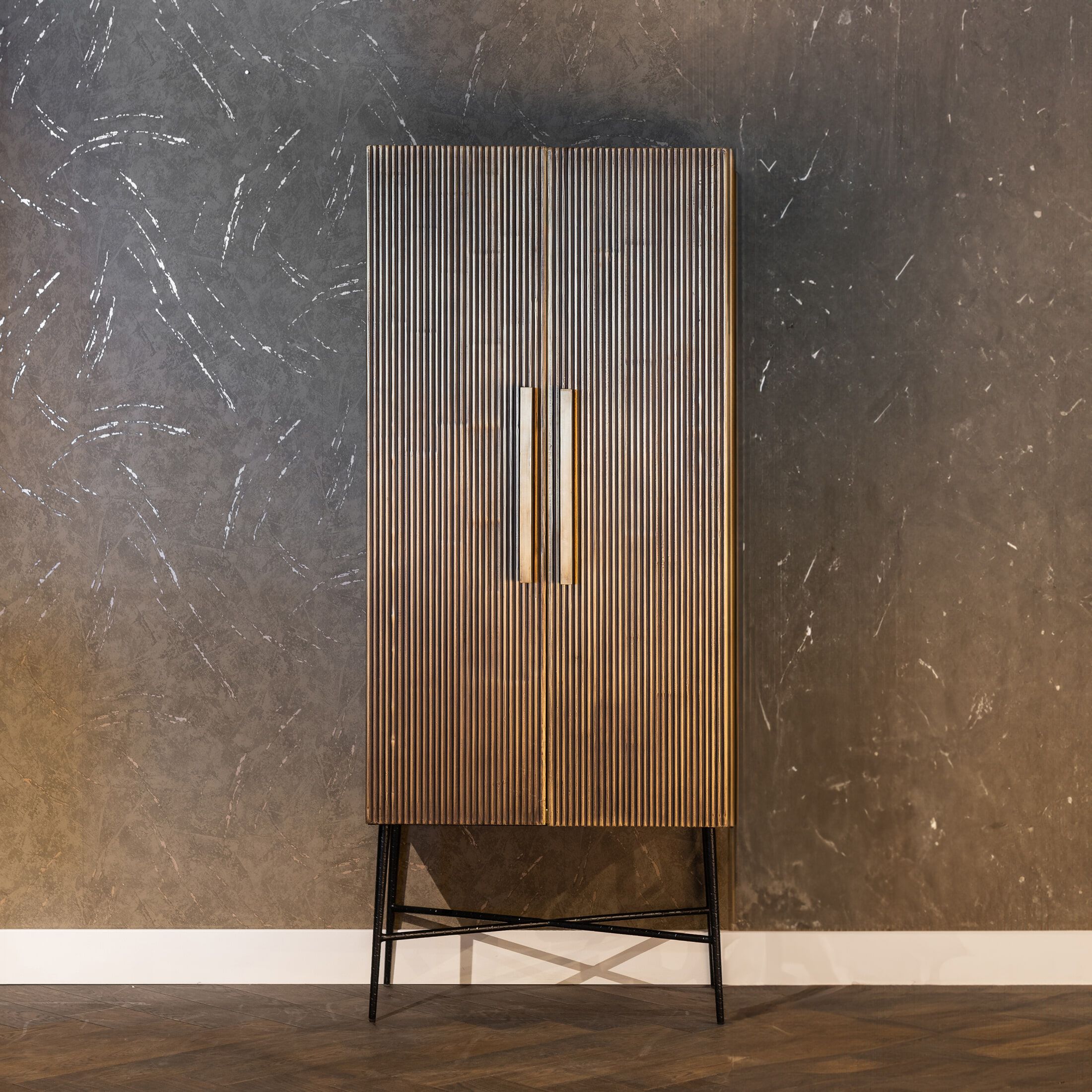 Richmond Opbergkast Ironville – Luxe Gouden Wandkast 75×182 cm
