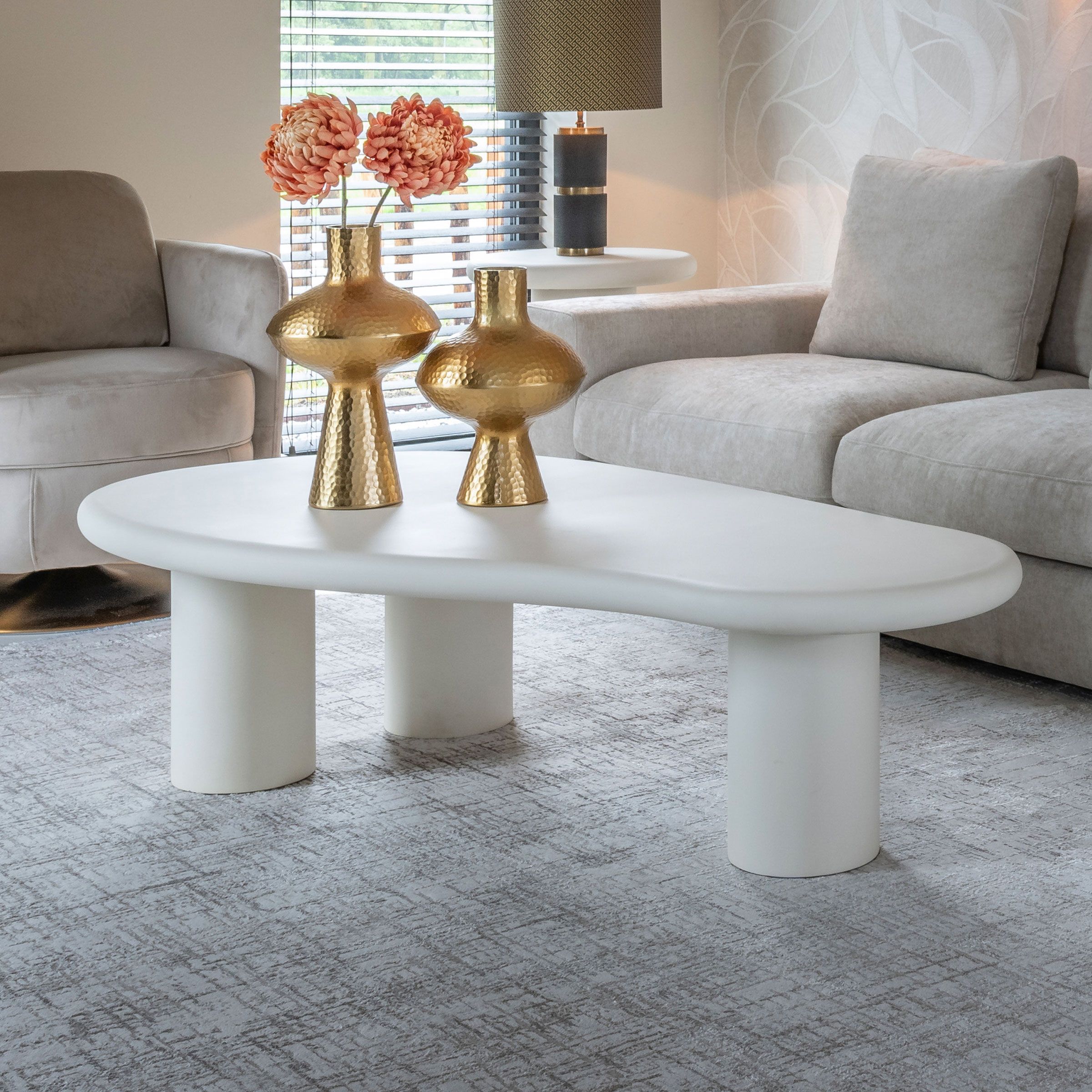 Richmond Organische Salontafel Bloomstone – Strakke Witte Design voor een Minimalistisch Interieur