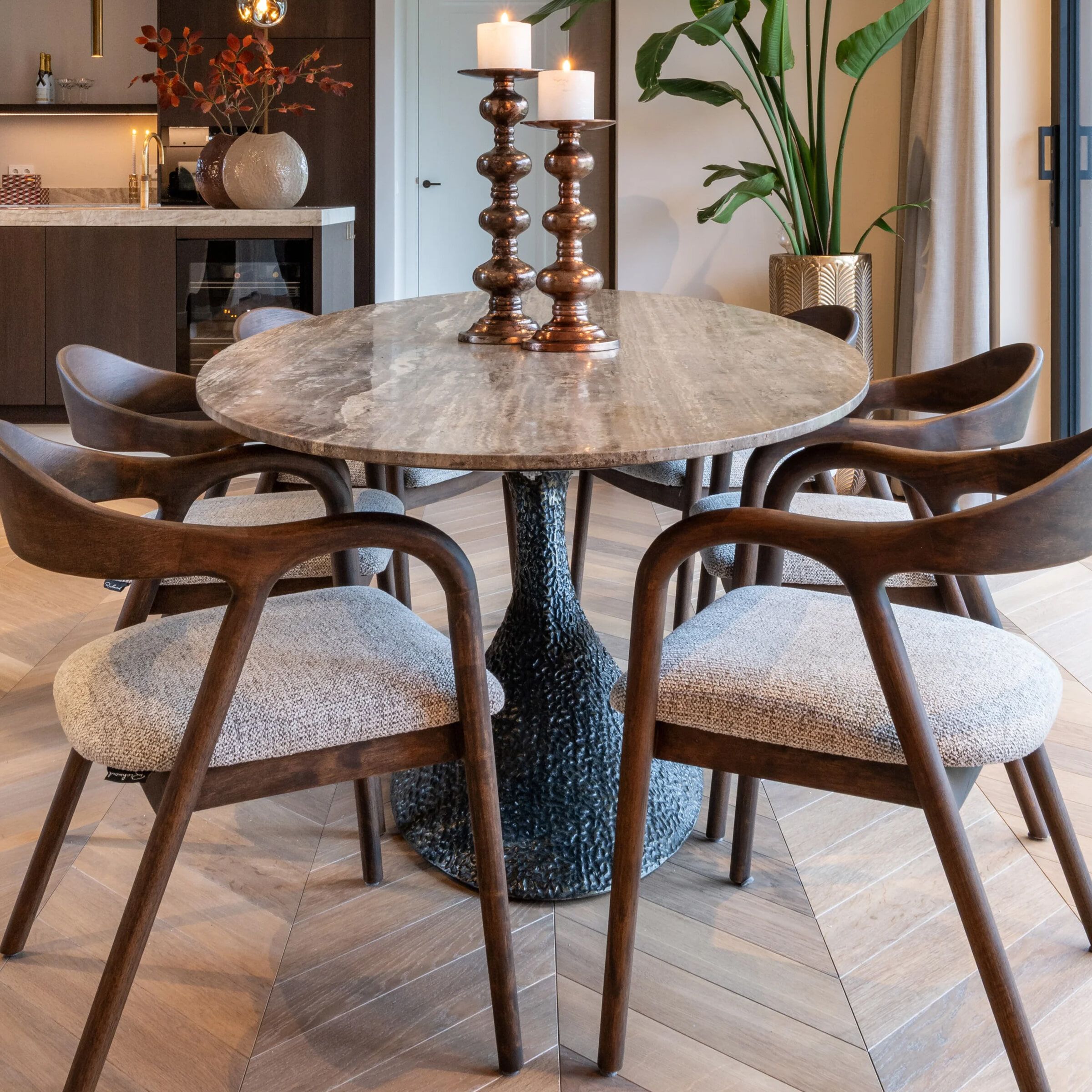 Richmond Ovale Eettafel Russo – Luxe dinerplezier in bruin