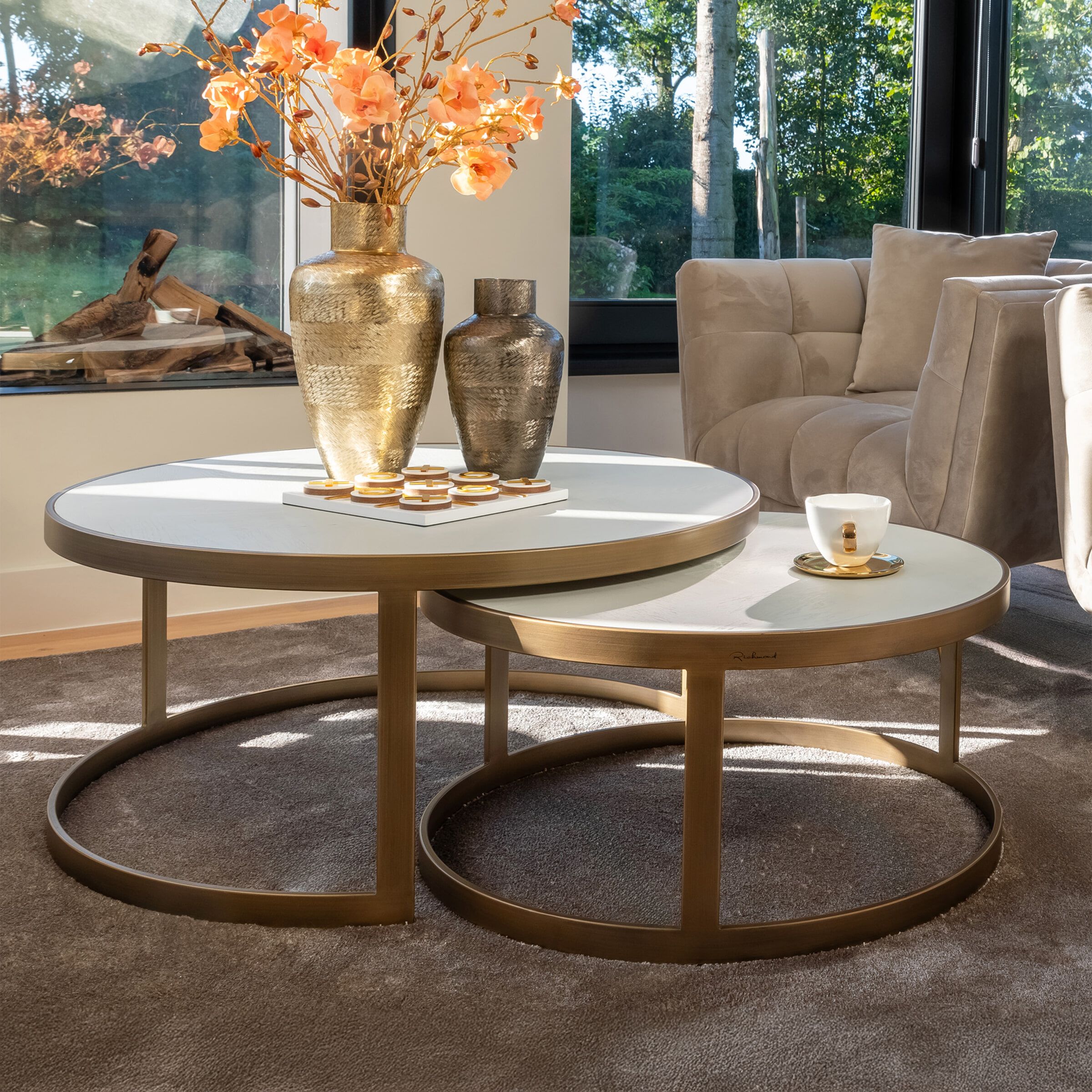 Richmond Ronde Salontafel Set – Whitebone Eiken & Gouden Metalen Poten