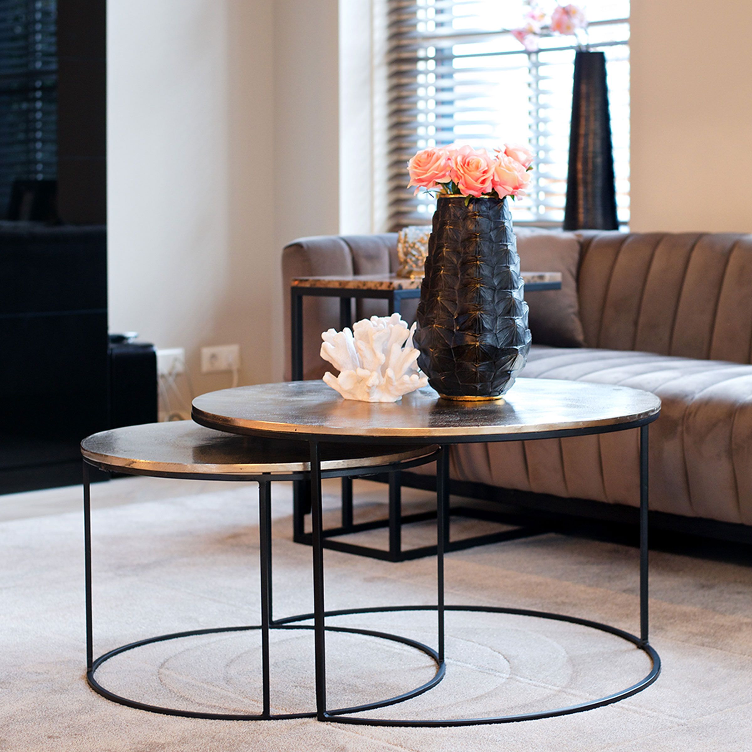 Richmond Salontafel Asher Set – Strakke Zwarte Ronde Tafels voor een Trendy Woonkamer