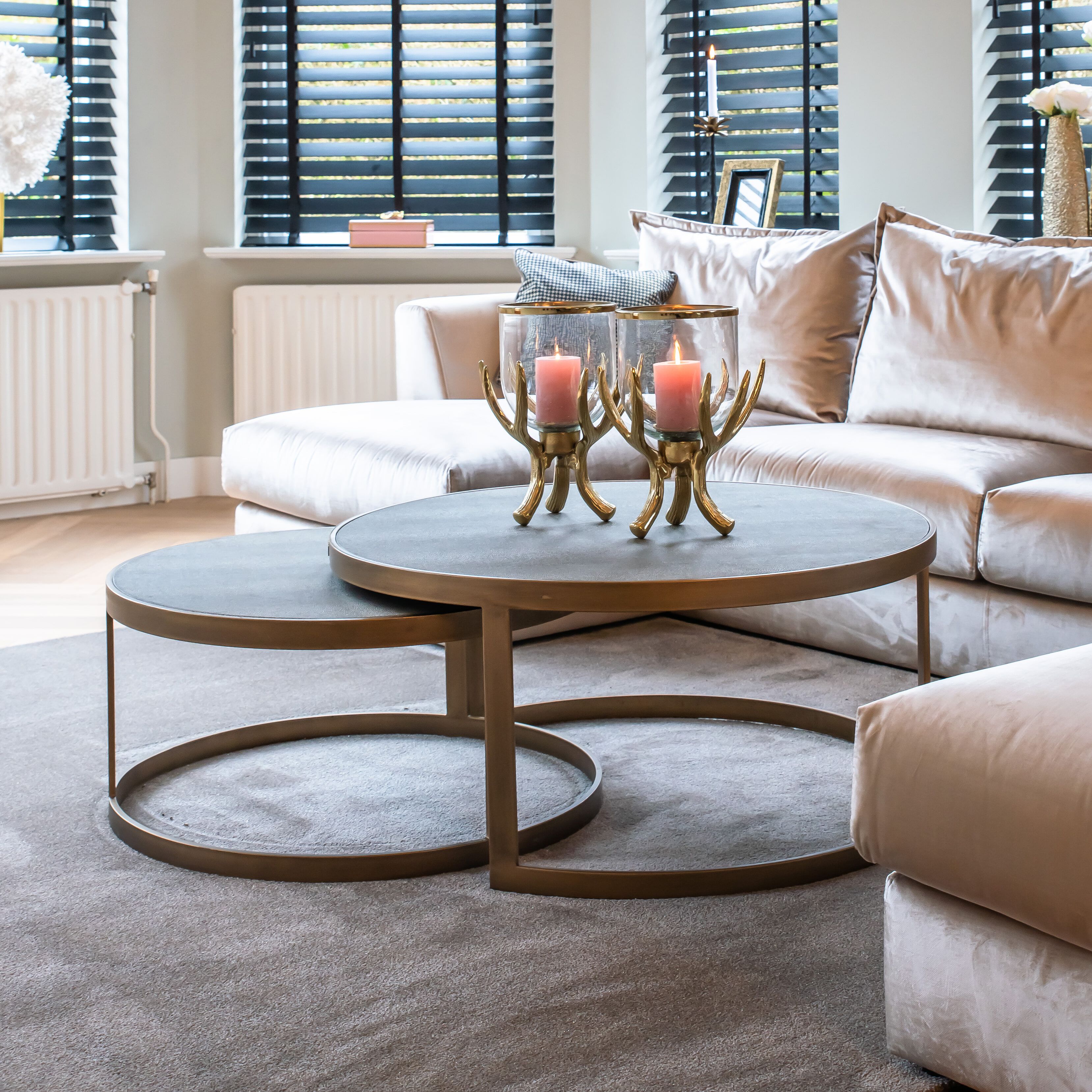 Richmond Salontafel Bloomingville – Luxe set van 2 ronde tafels met segrijn en mat gouden accenten