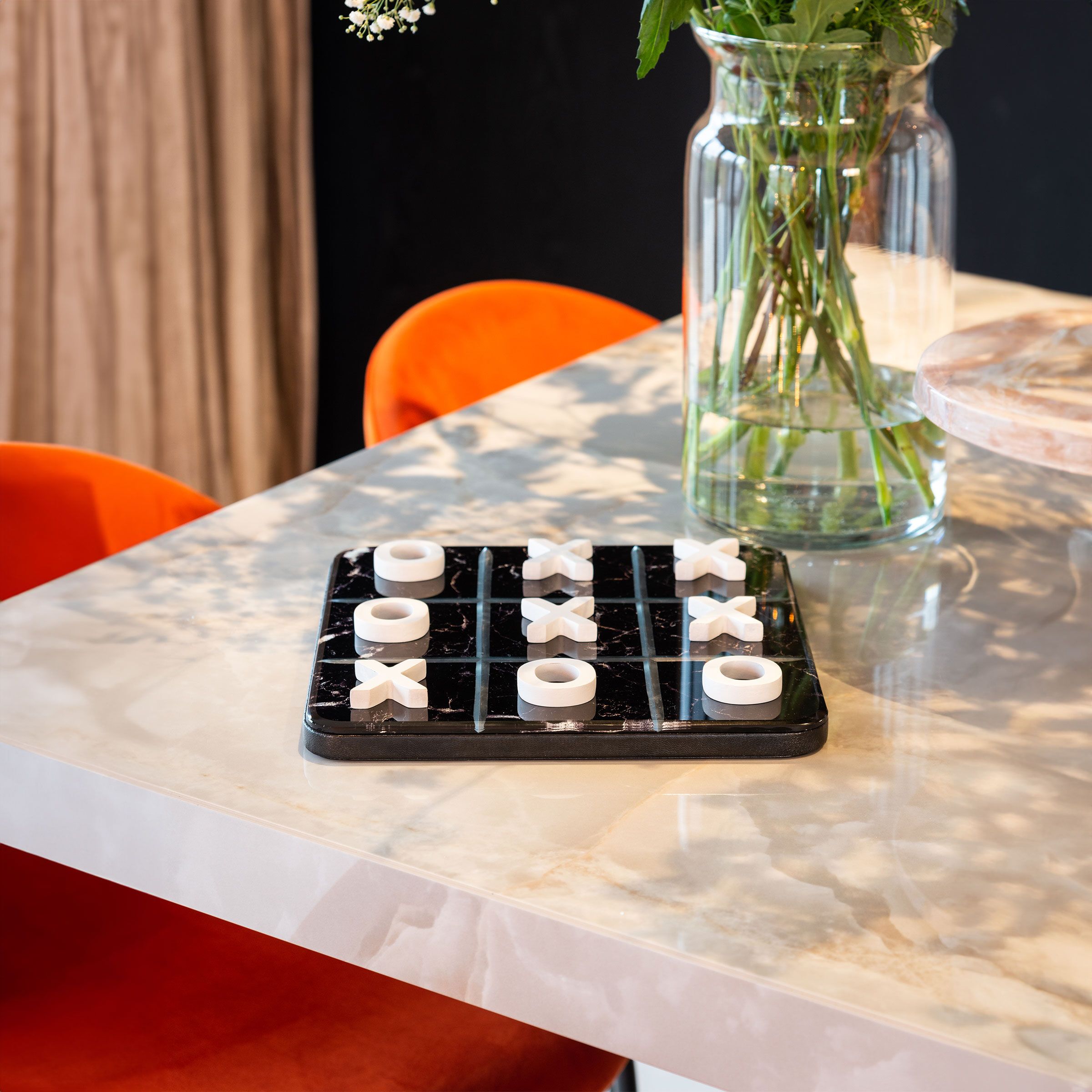 Richmond Trixi Glazen Boter‑ en Kaashouder – Zwart/Wit, Modern Design