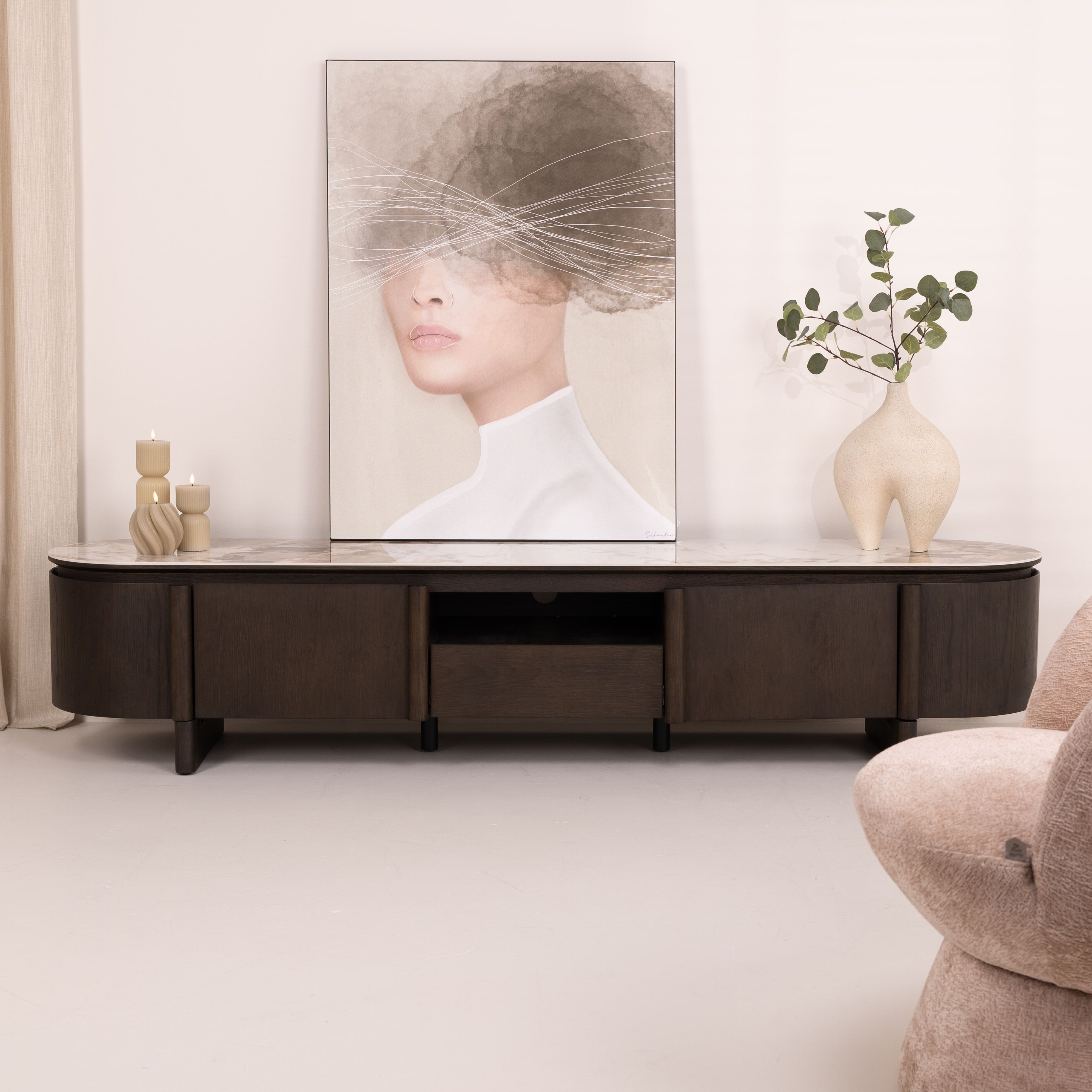 Richmond TV‑meubel Langford – Strakke marmerlook en eiken, 220 cm breed
