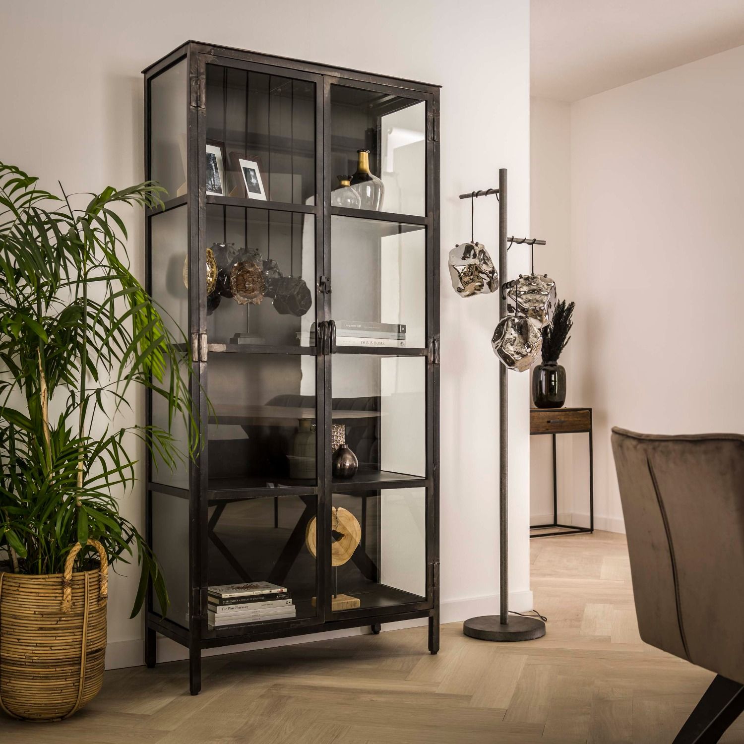Rift Metal vitrinekast – 2‑deurs, 190 cm hoog