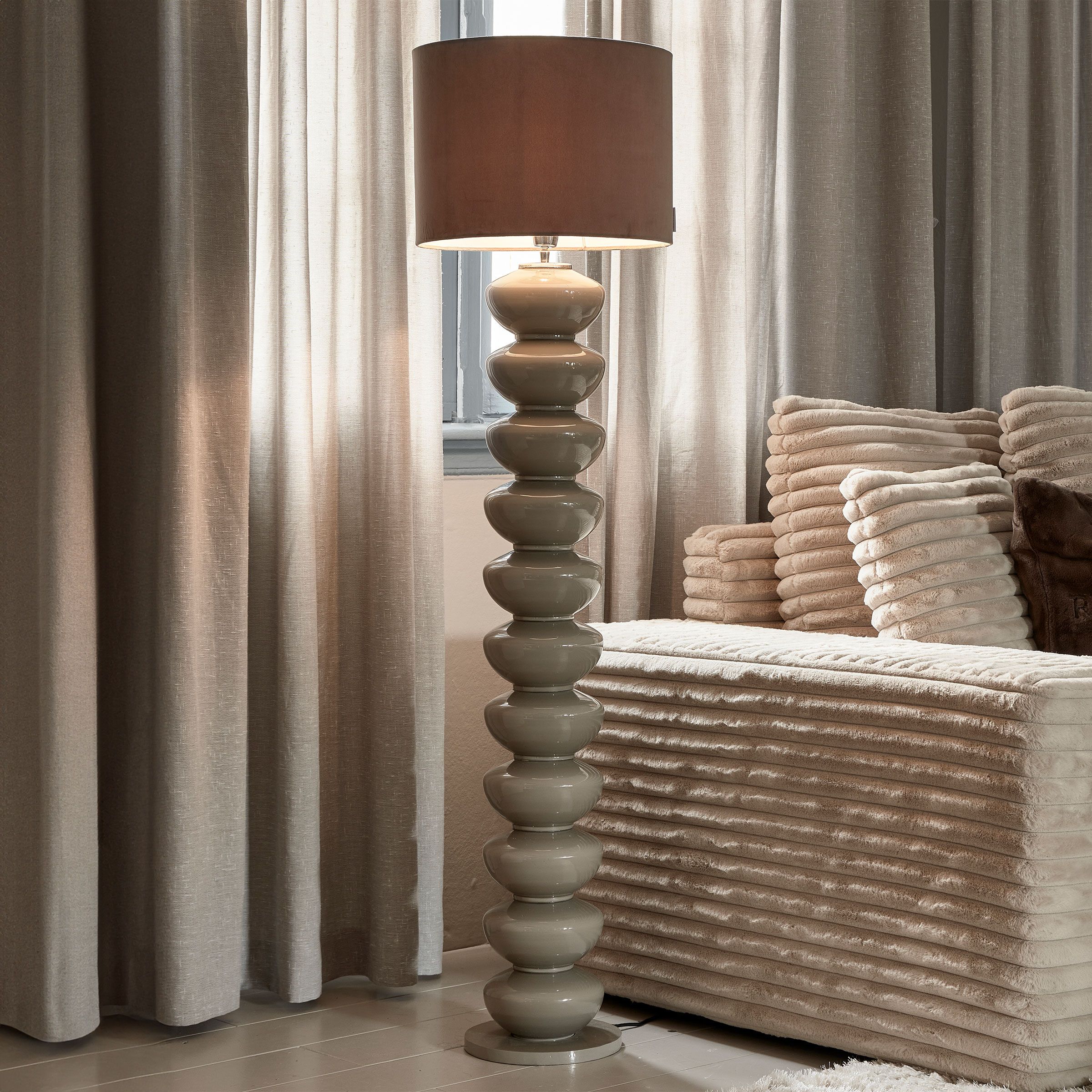 Rivièra Maison Beaugrand Vloerlamp – Elegante Glasvoet 130 cm in Beige