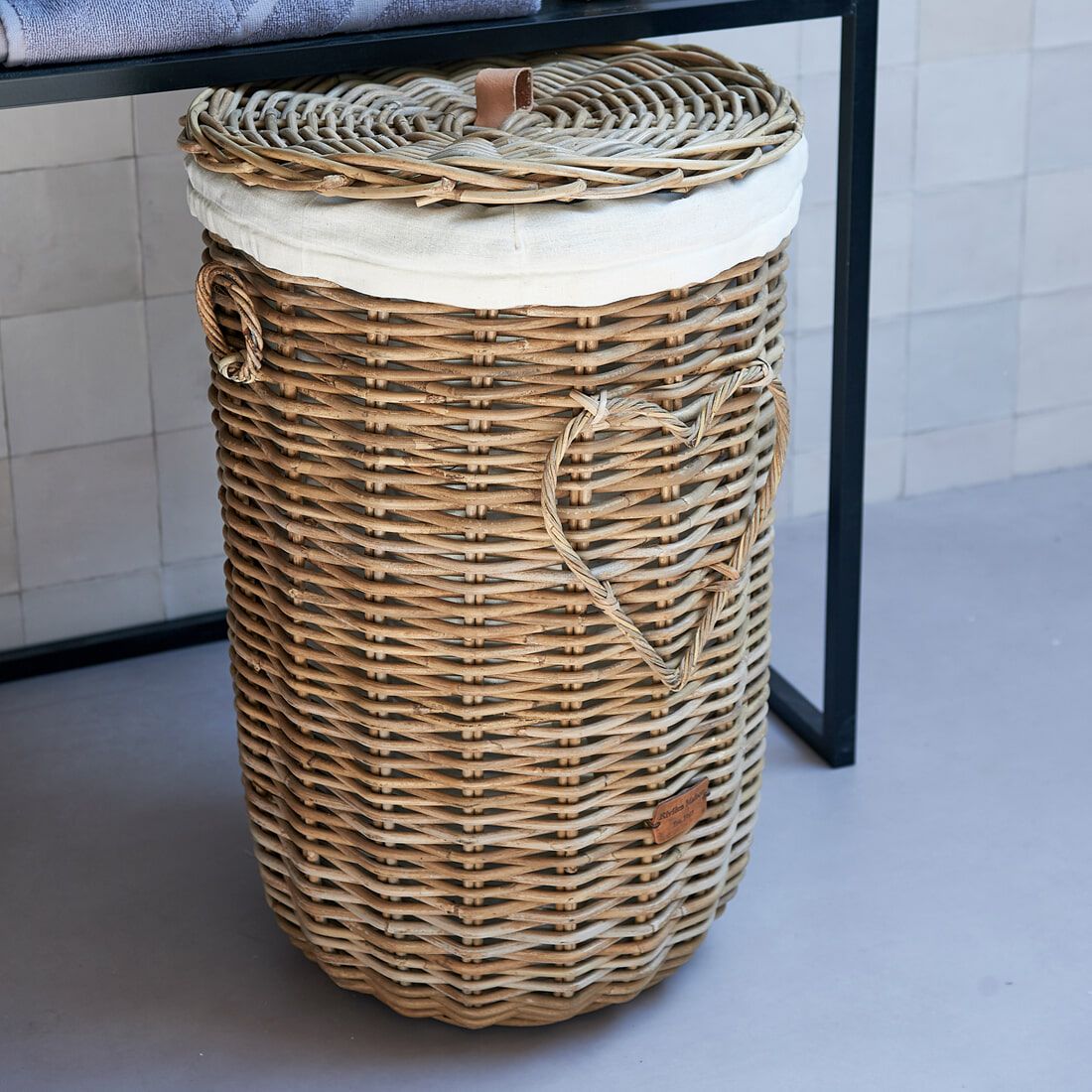Rivièra Maison Heart‑Rattan Wasmand – Stijlvol Opbergen in Bruin