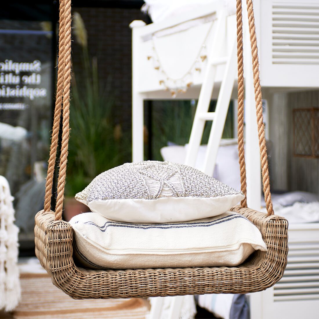 Rivièra Maison Rustic Rattan Schommel – Natuurlijk Comfort voor Binnen en Buiten