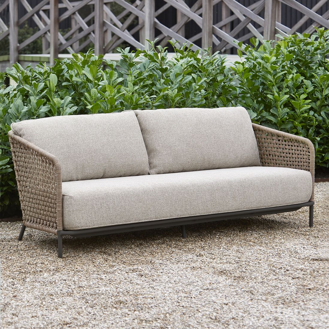 Rivièra Maison Sanur Loungebank – Luxe Outdoor Comfort in Beige