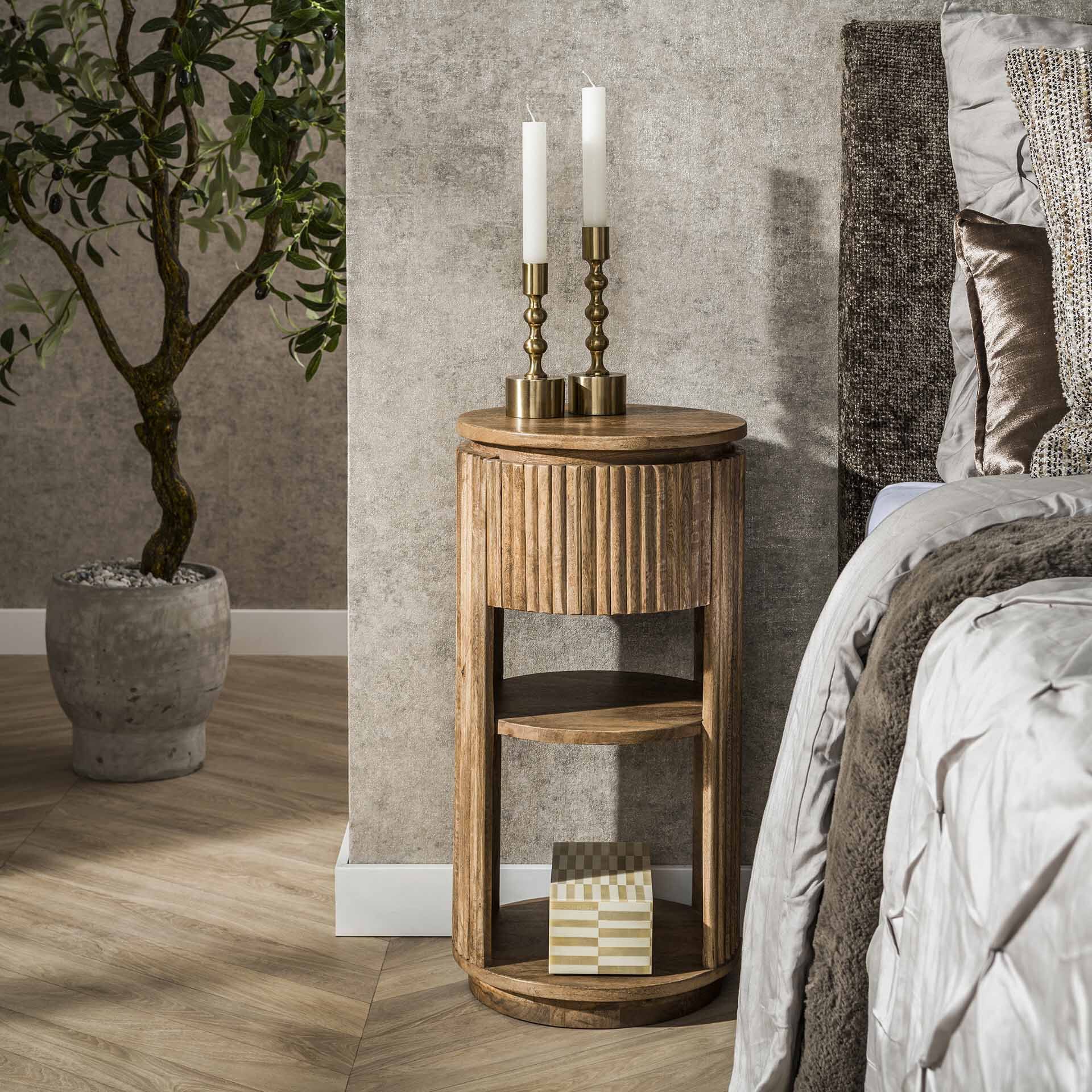 Rond Nachtkastje Sharmila van LifestyleFurn – Elegante Opbergruimte in Massief Mangohout