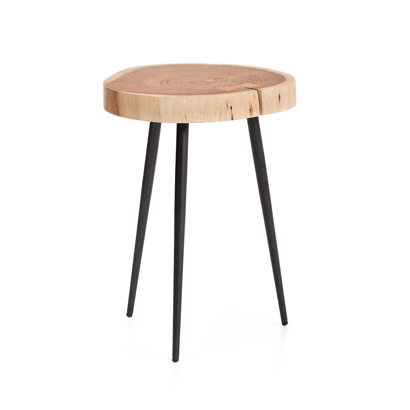 Ronde Bijzettafel Tanive van Kave Home – Uniek Acaciahout met Zwarte Stalen Poot
