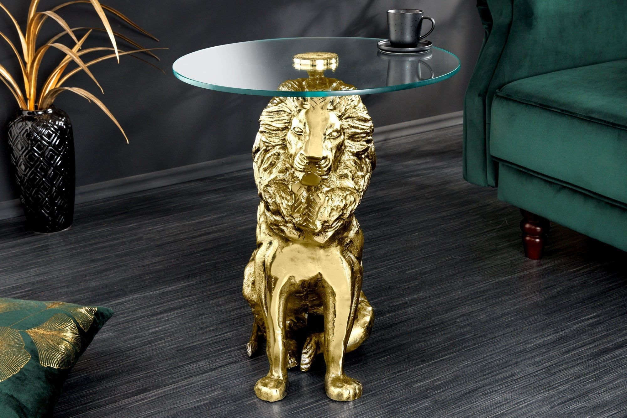 Ronde bijzettafel “Wildlife Lion” 60 cm – Luxe Leeuwen Sculptuur in Antiek Goud