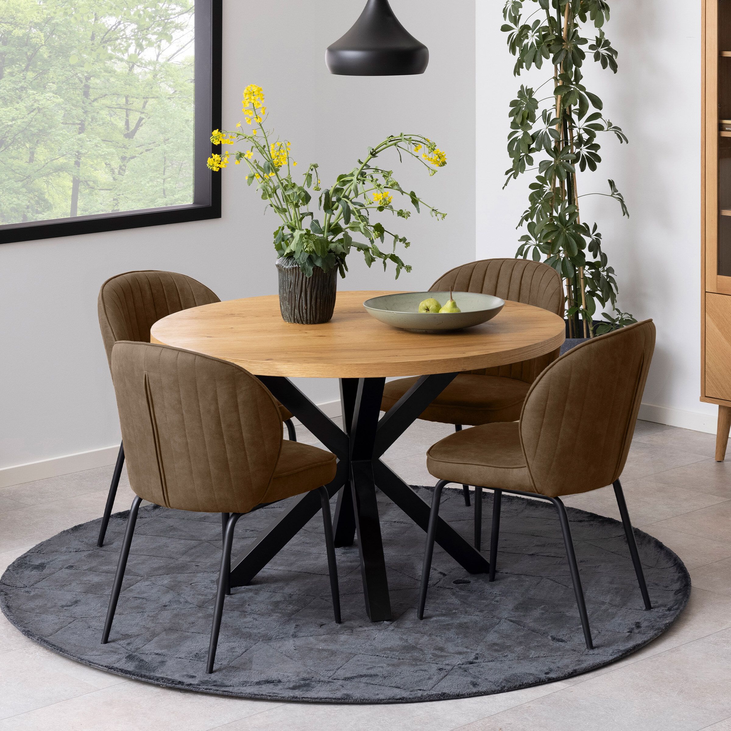 Ronde eettafel Bendt Line 120 cm – Natuurlijke eikenlook met zwart metalen onderstel