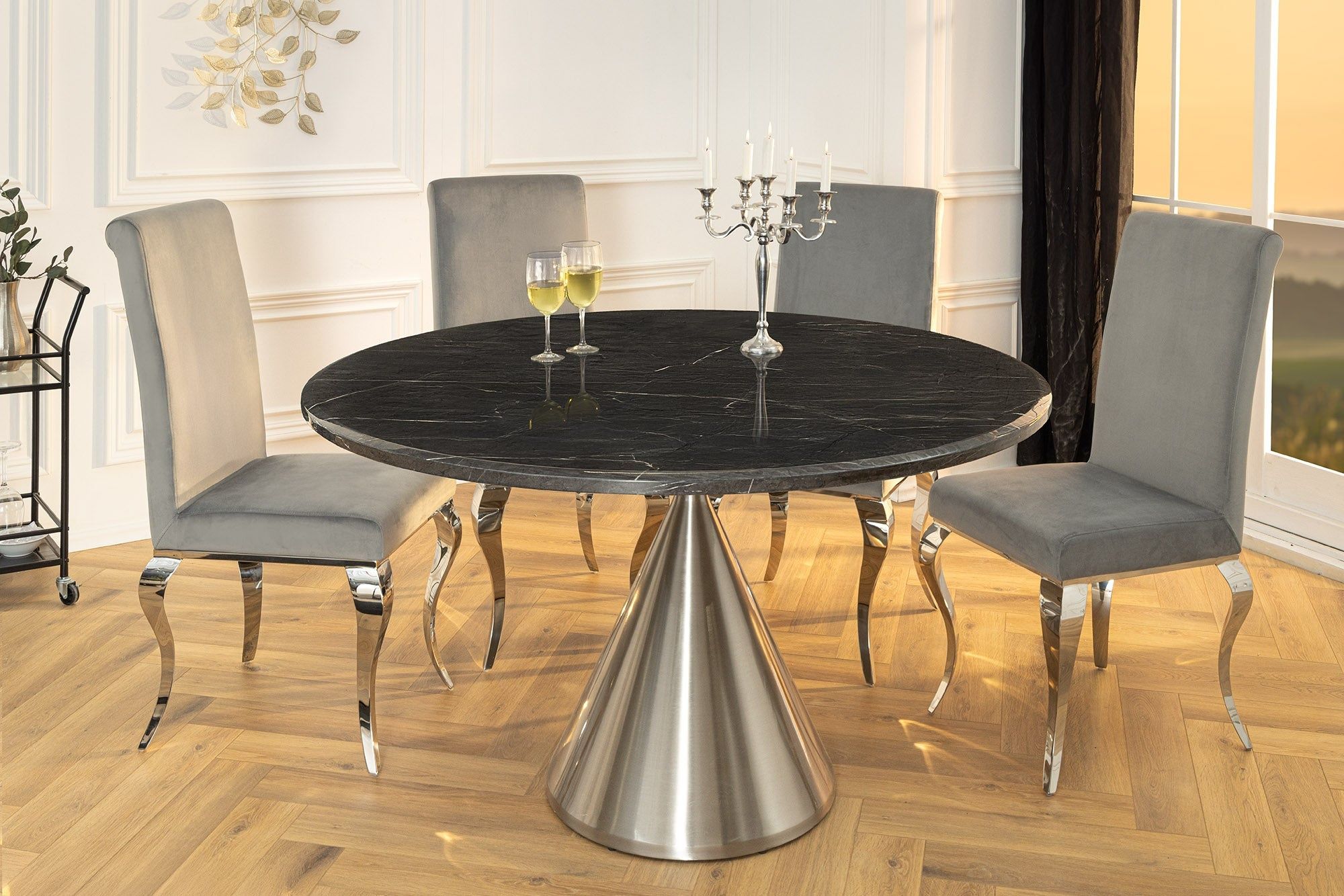 Ronde eettafel Elegancia 130 cm – Zwart marmer en chroomstaal