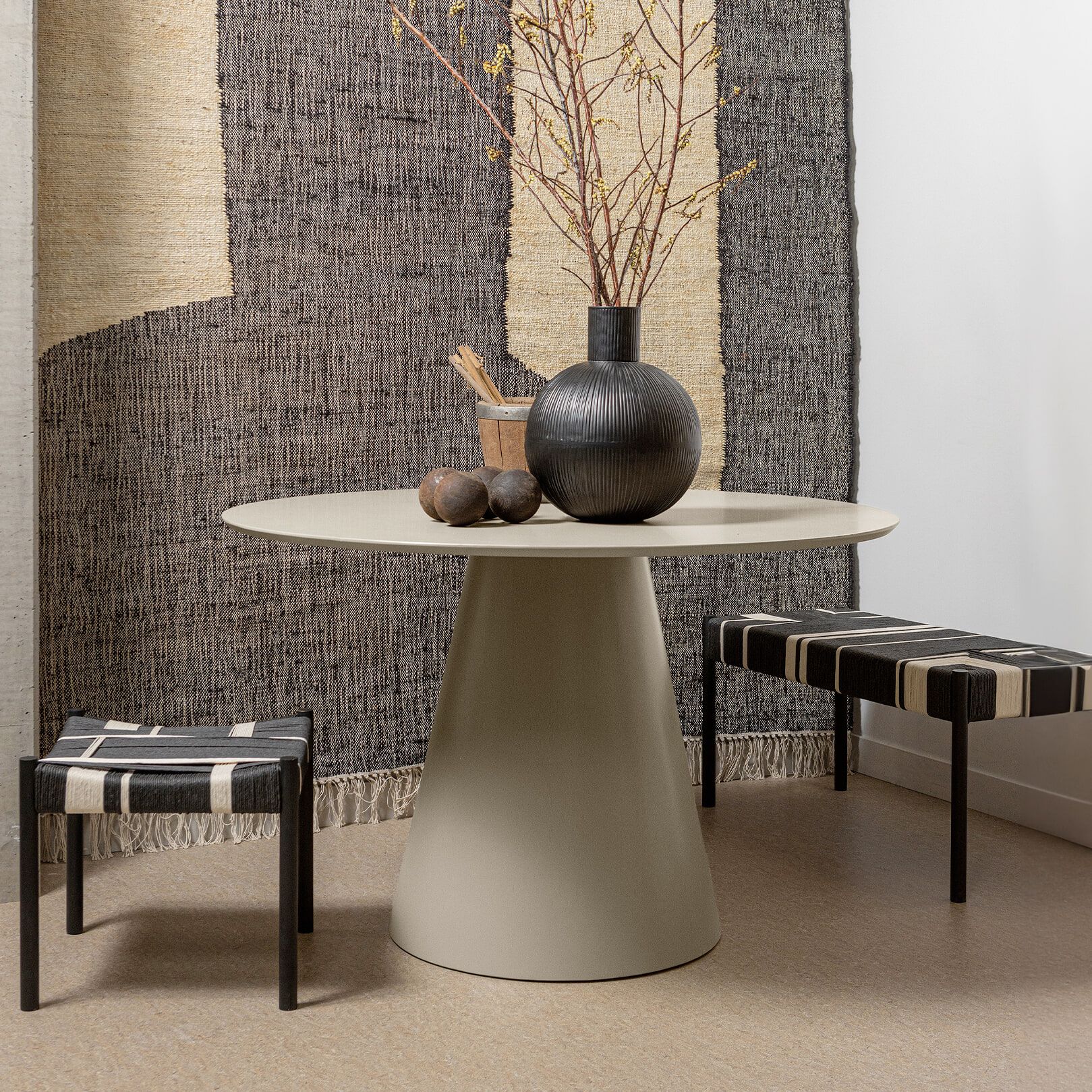 Ronde eettafel Jorre 120 cm – Antique Beige (WOOOD) – Compact, stijlvol & duurzaam