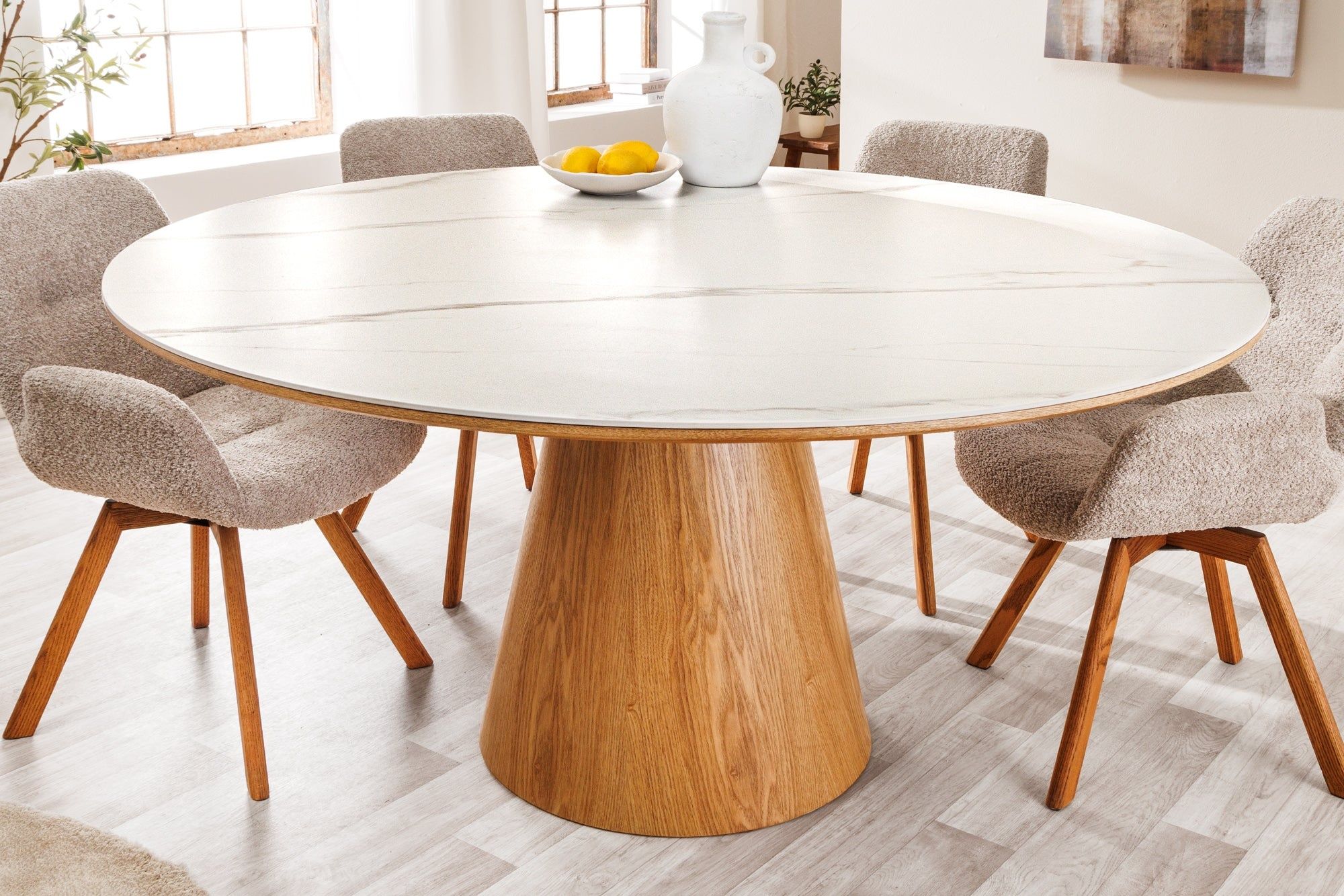 Ronde eettafel Unique – Strak design met marmeren kolomvoet en wit eiken