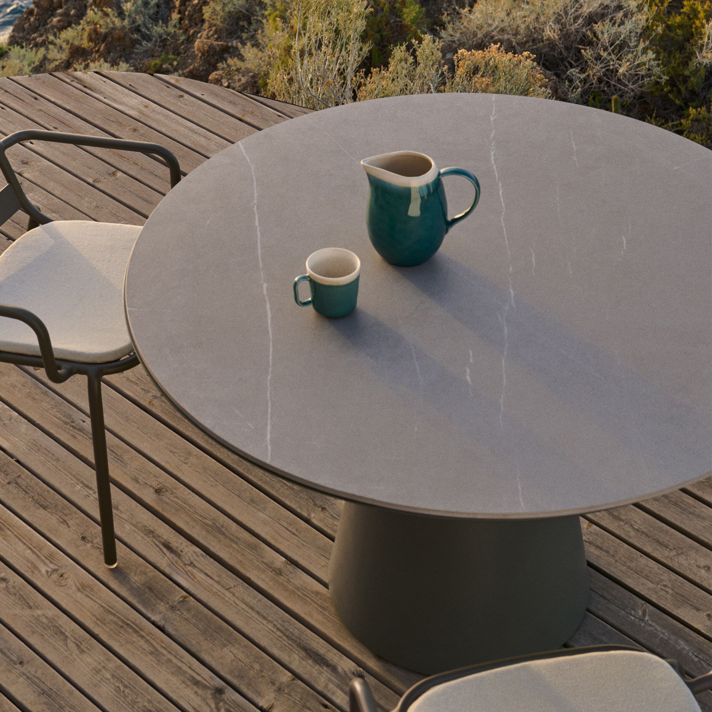 Ronde Kave Home Tudons eettafel – 120 cm, groen en keramisch voor jouw tuin