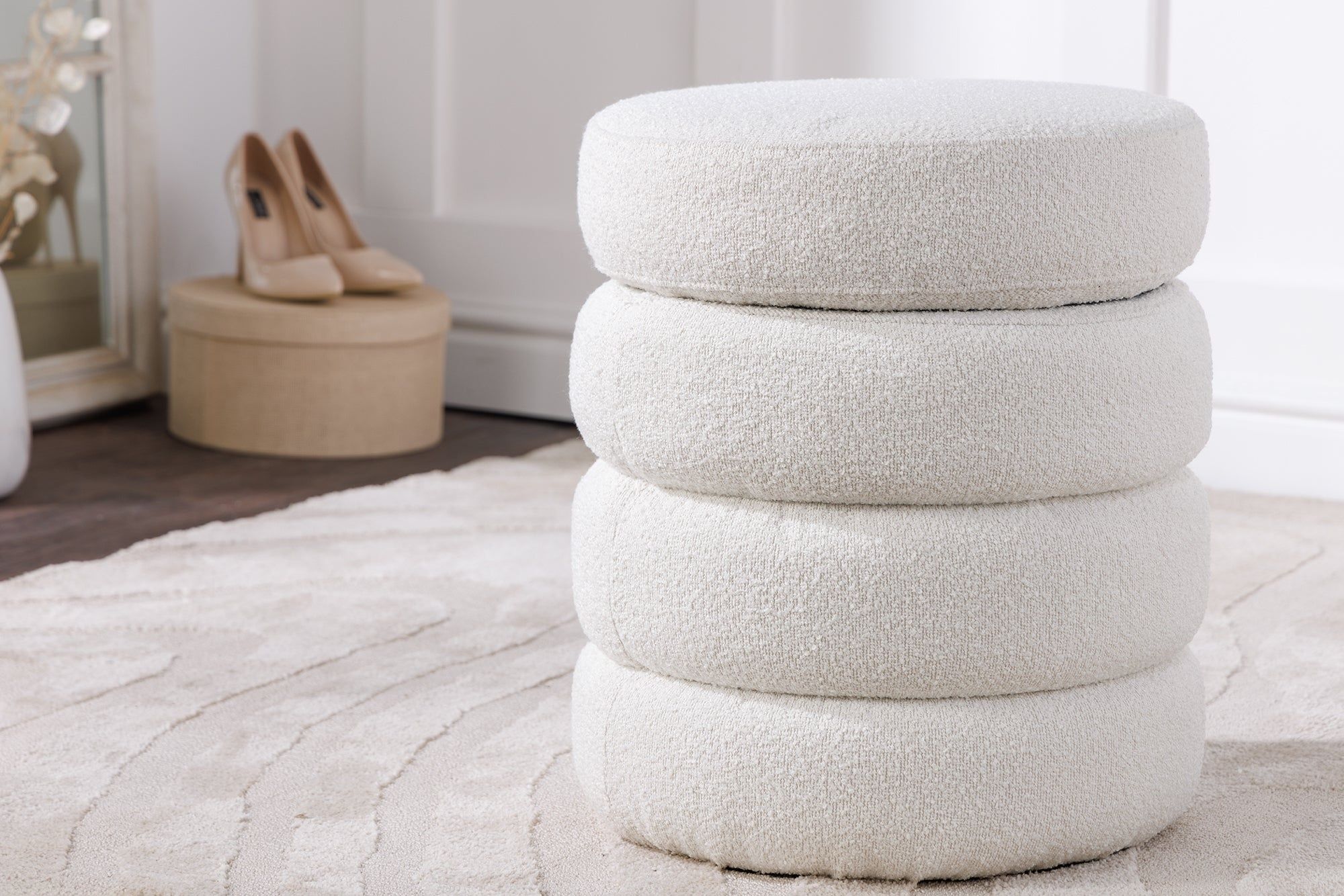 Ronde kruk VOGUE 50 cm – Crèmewit bouclé poef met slimme opbergruimte