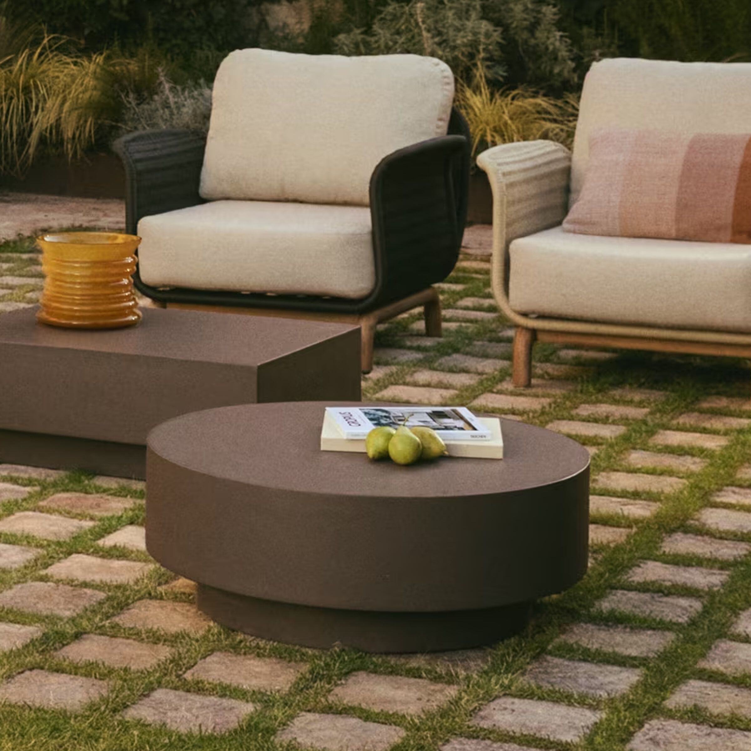 Ronde Salontafel Garbet Cement 80 cm – Kave Home (Bruin)