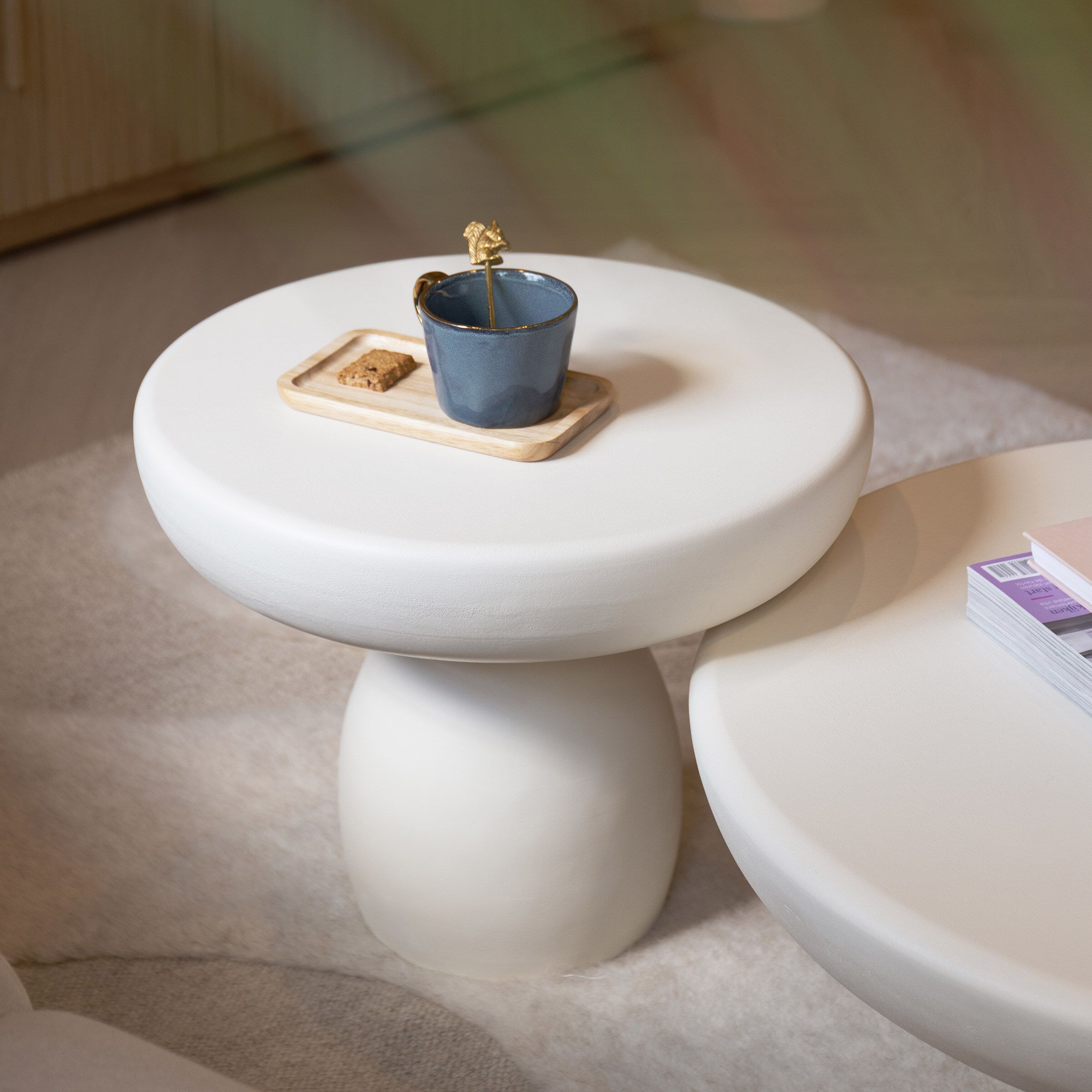 Ronde Salontafel Jake – Beton in Beige, 50 cm – Stijlvolle Middensteun voor je Woonkamer