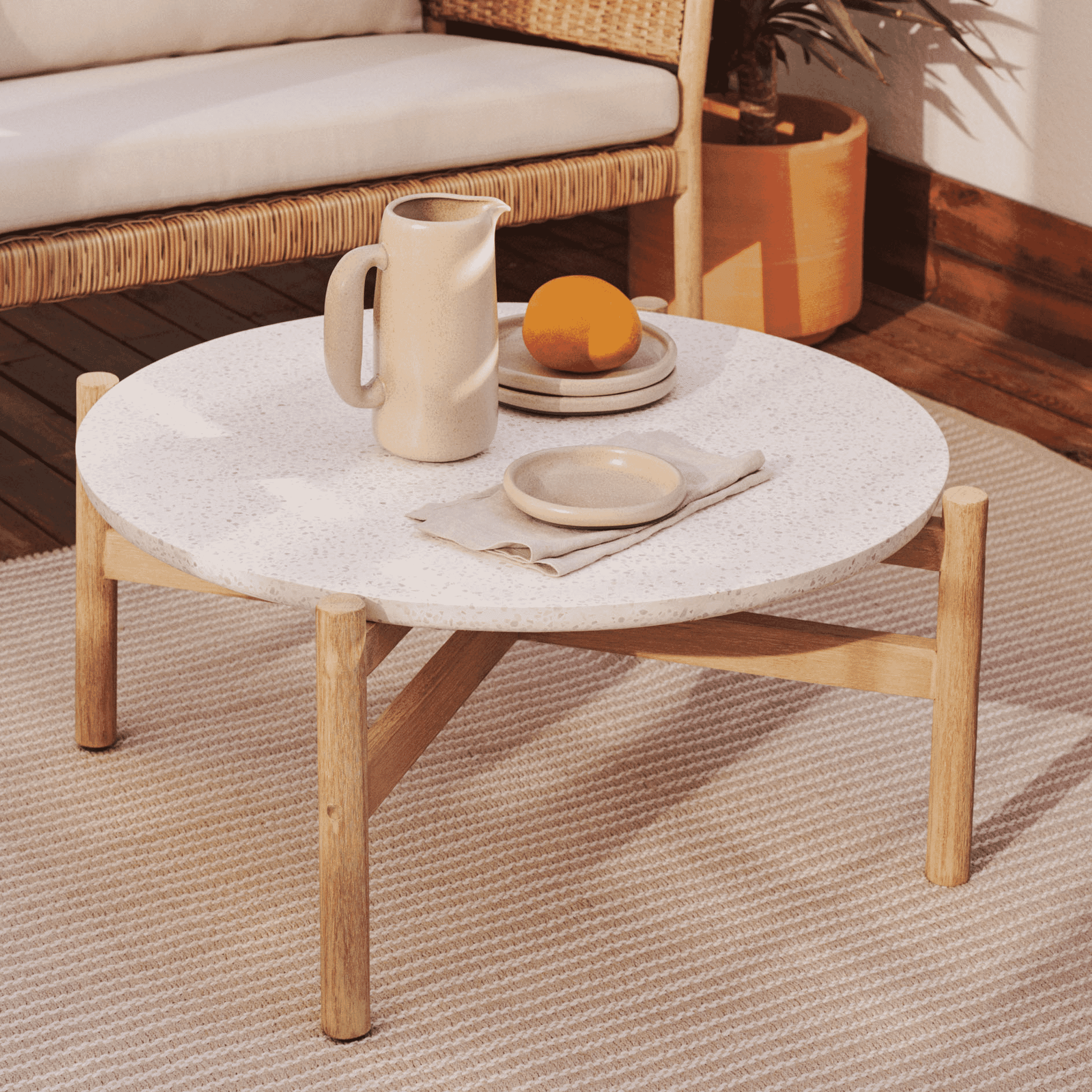 Ronde Salontafel Pola – Eucalyptushout & Terrazzo, 88 cm – Kave Home