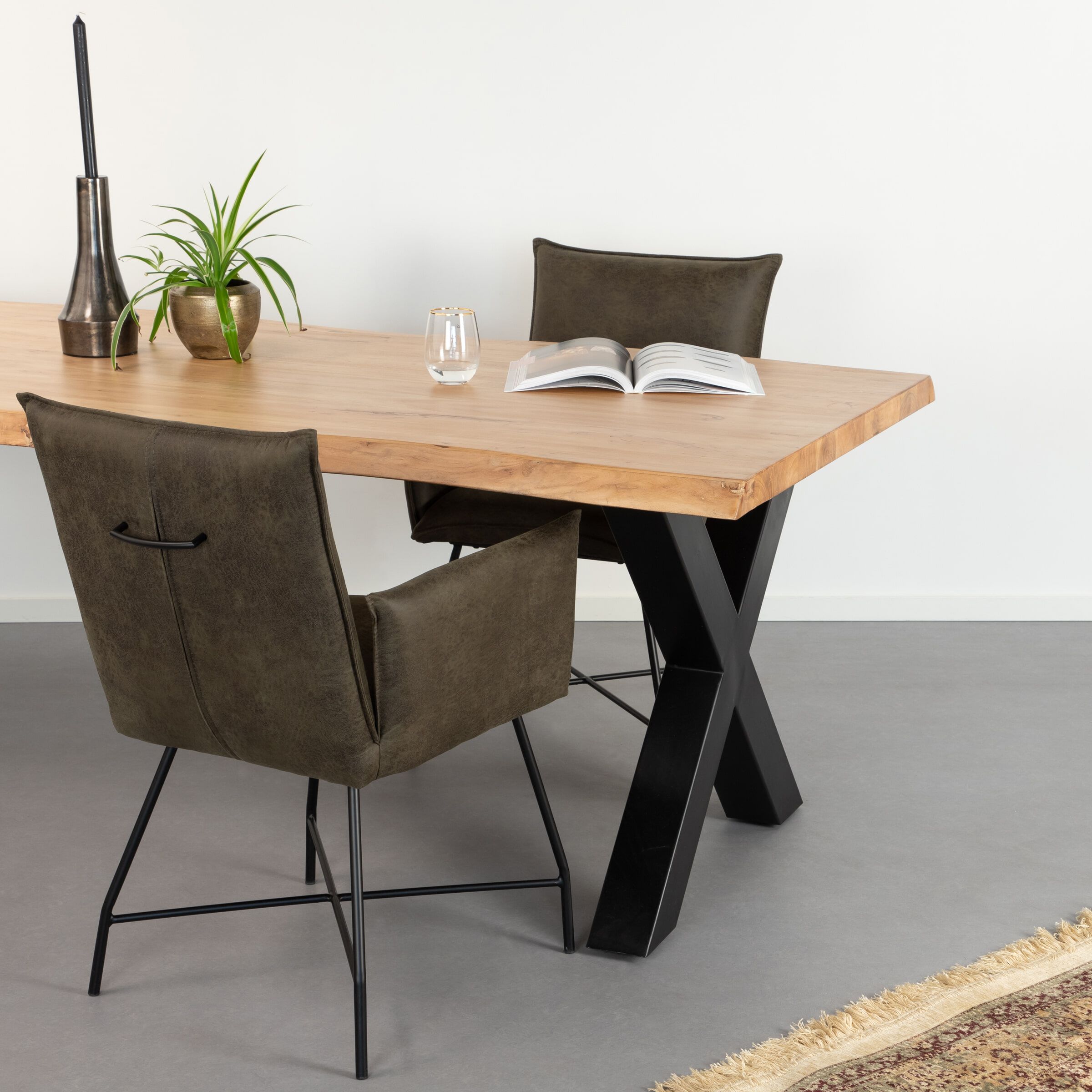 Rosalie Live‑Edge Acaciatafel van Sohome – Elegante eettafel 180 × 90 cm