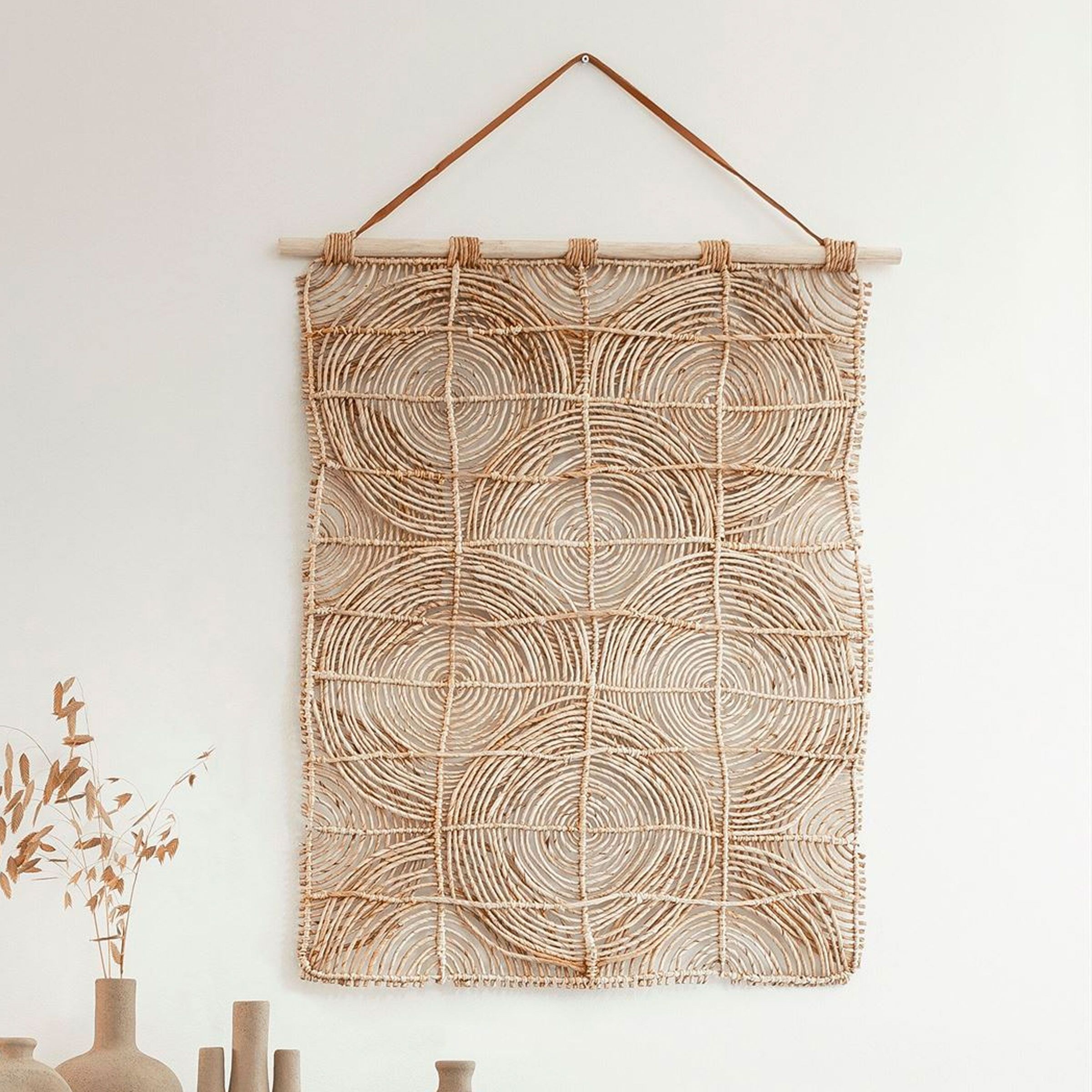 Round&Round Wanddecoratie van Abaca en Teakhout – Natuurlijke Elegantie, 107 × 71 cm