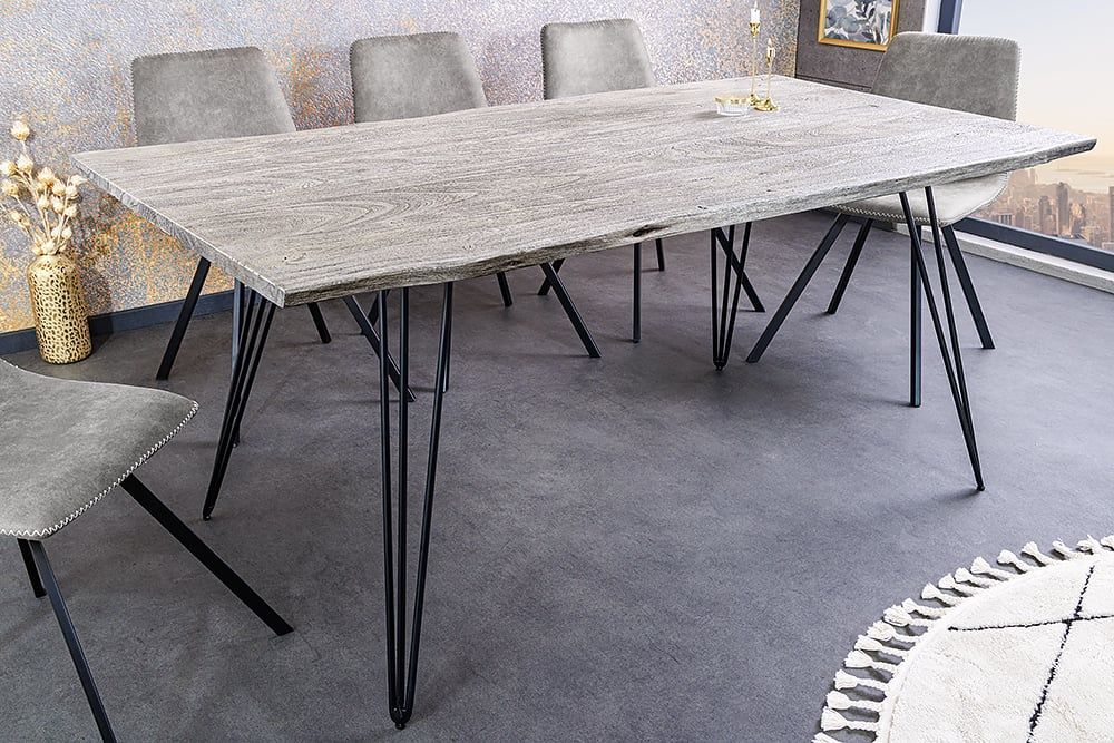 Scorpion eettafel 140 cm – massief acaciahout met industriële haarspeldpoten