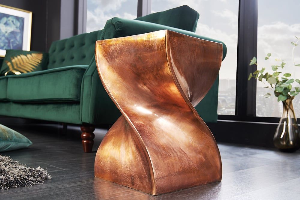 Sculpturale Bijzettafel TWIST – Handgemaakt Nachtnachttafel van Gevlamd Kopermetaal