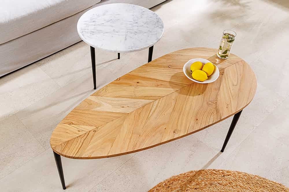 Set van 2 moderne salontafels ADLON – wit acaciahout, marmer en zwart metaal