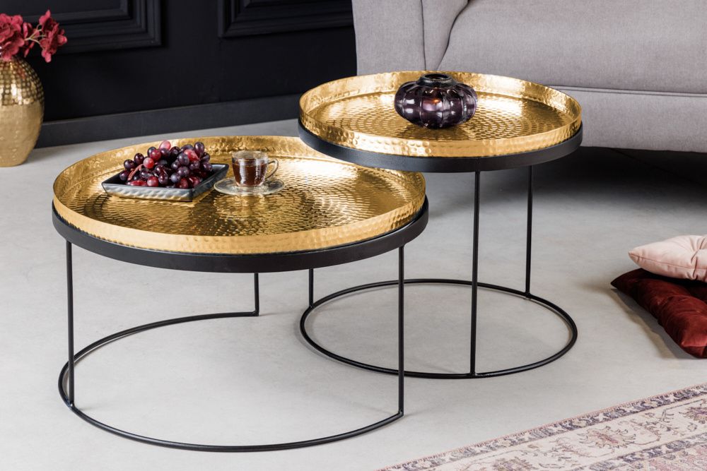 Set van 2 ronde salontafels ELEMENTS – 60 cm, goud‑zwarte metalen top, handgemaakt van Invicta Interior