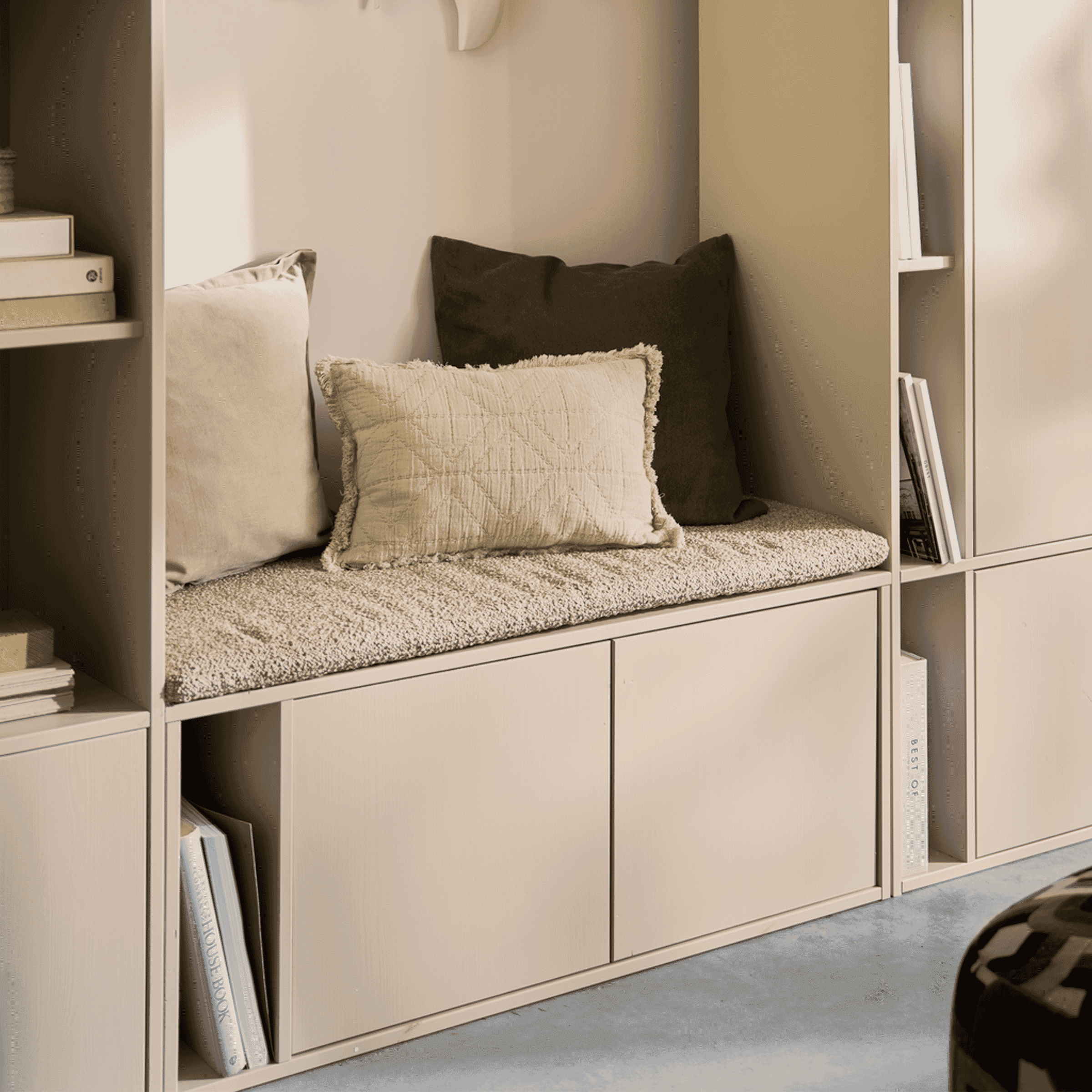 Settle Down TV‑meubel & halbank van vtwonen – Grenenhout in Dust