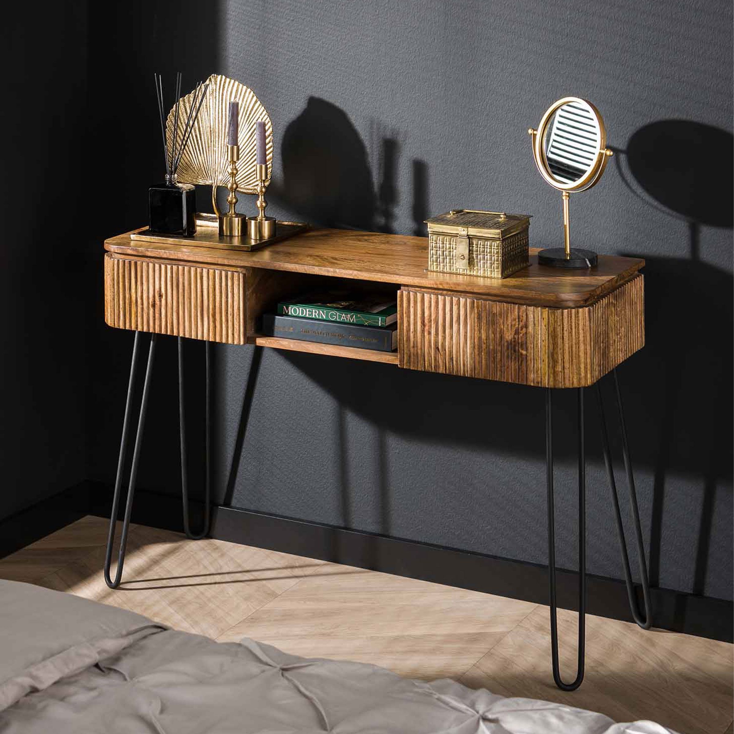 Sharmila sidetable – warme mangohout, 110 cm, als stijlvolle kaptafel