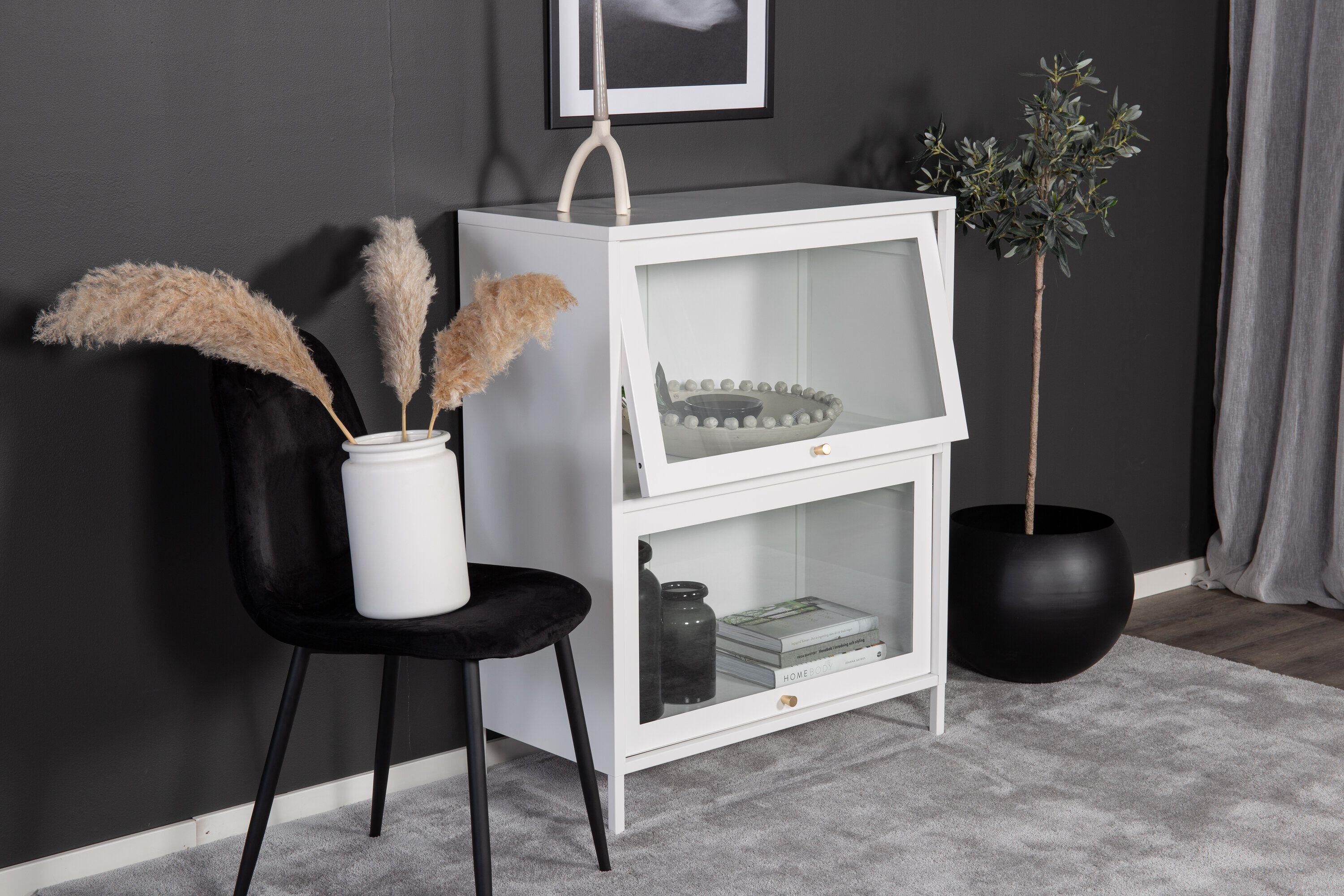 Shaune vitrinekast 100 × 80 cm – Stijlvolle witte opbergoplossing van Nohr