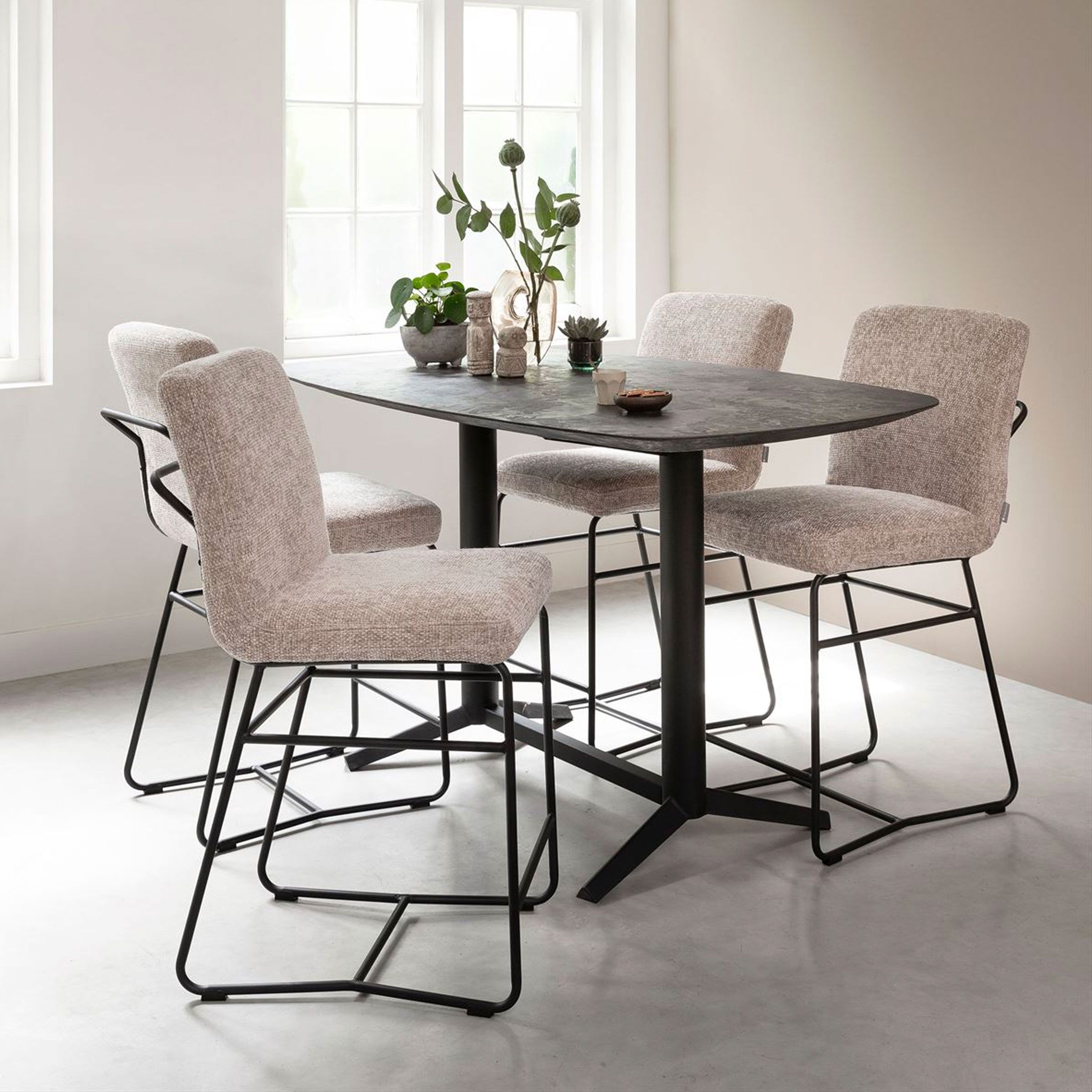 Soho Deens Ovale Bartafel in Betonlook – DTP Home, 160 × 90 cm, Zwart