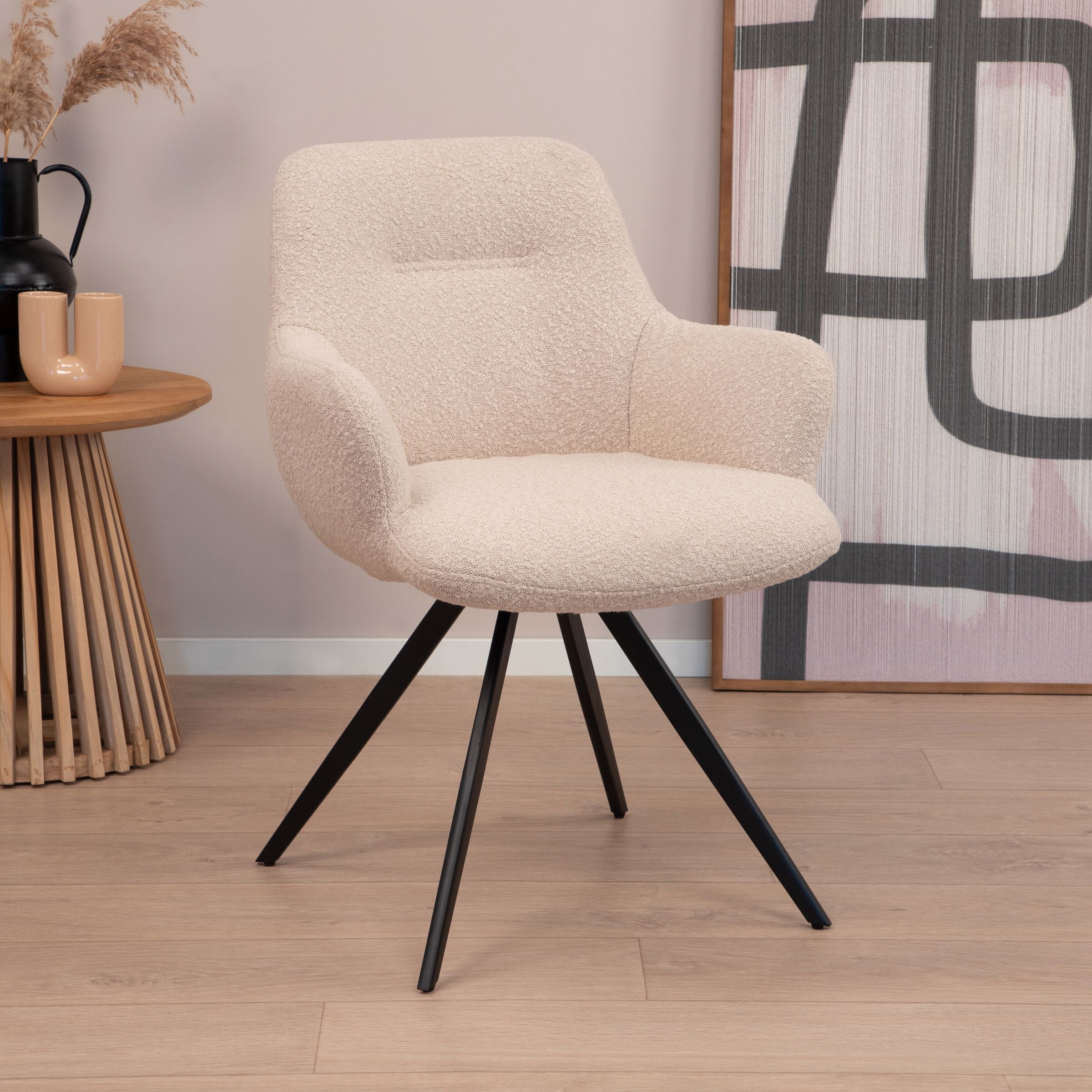 Sohome Aimée – Draaibare eetkamerstoel in zachte bouclé (beige)