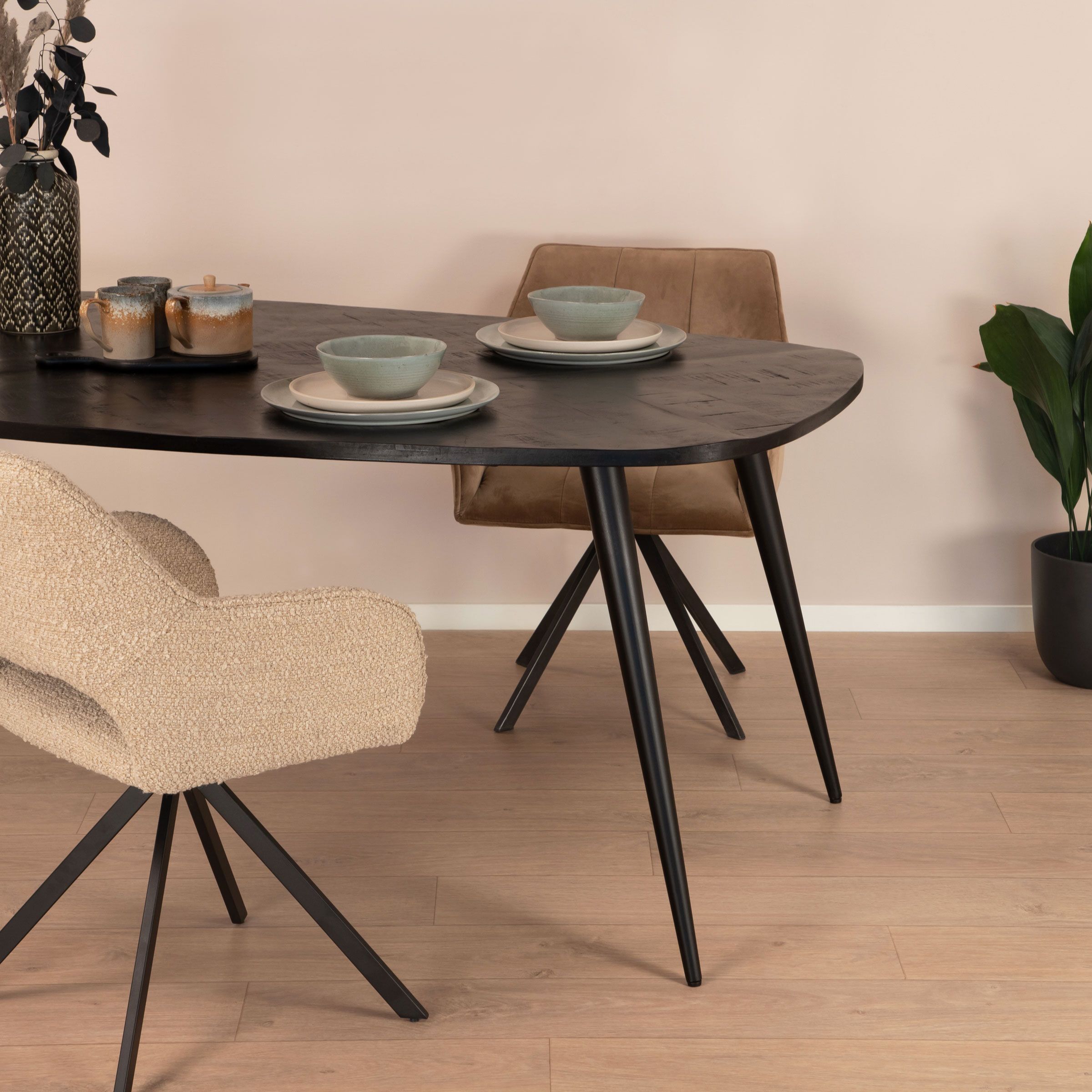 Sohome Naomi Deens Ovale Eettafel – 180 × 100 cm, Zwart