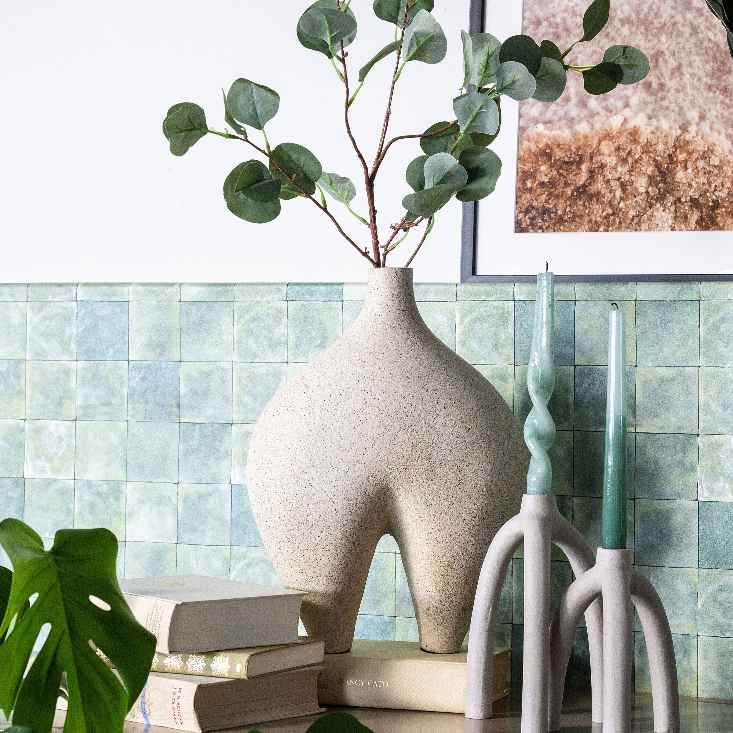 Stijlvolle By-Boo Momo Vaas in Off White – Modern interieuraccent van lichtgewicht aluminium