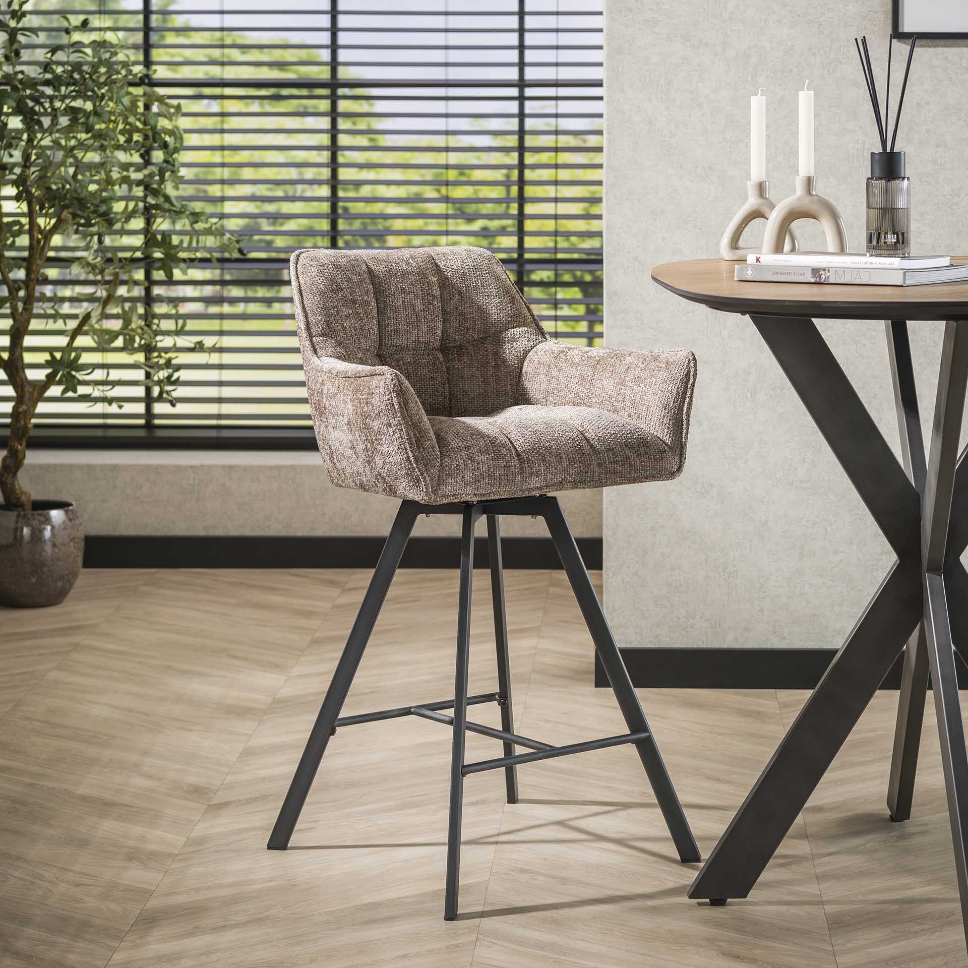 Stijlvolle Draaibare Barstoel Thandie – Luxueus Rich Stof in Champagne