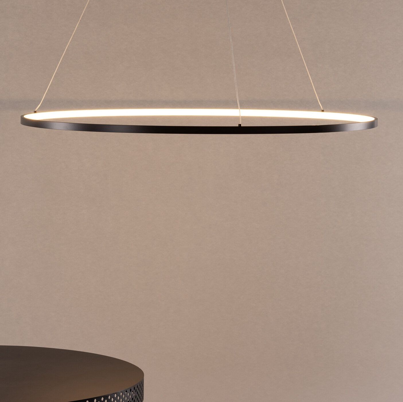 Stijlvolle Nohr Isaias Ring LED Hanglamp – Zwart, 100 cm