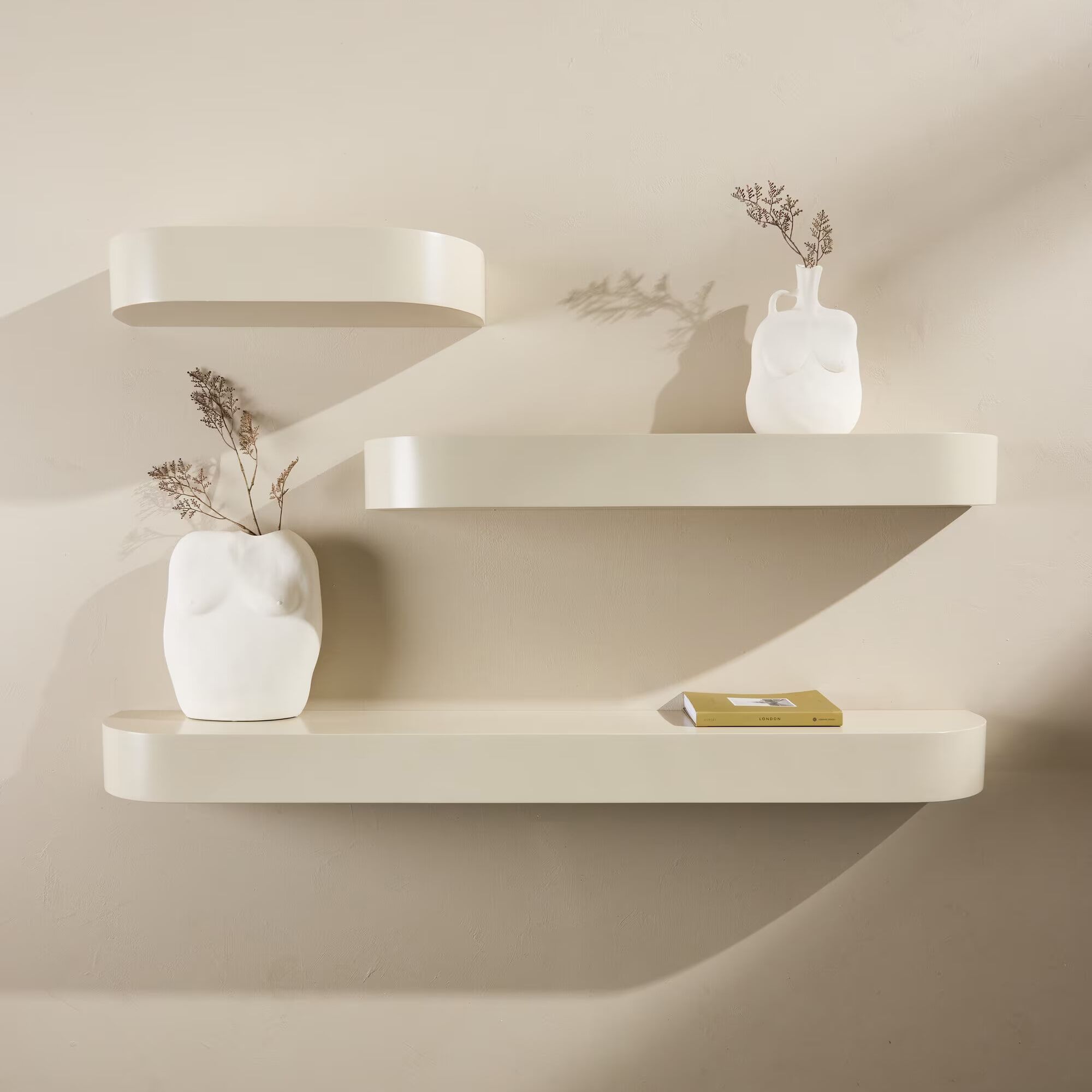Stijlvolle opbergoplossing: Nohr Wandplank Carolan set van 3 in Beige
