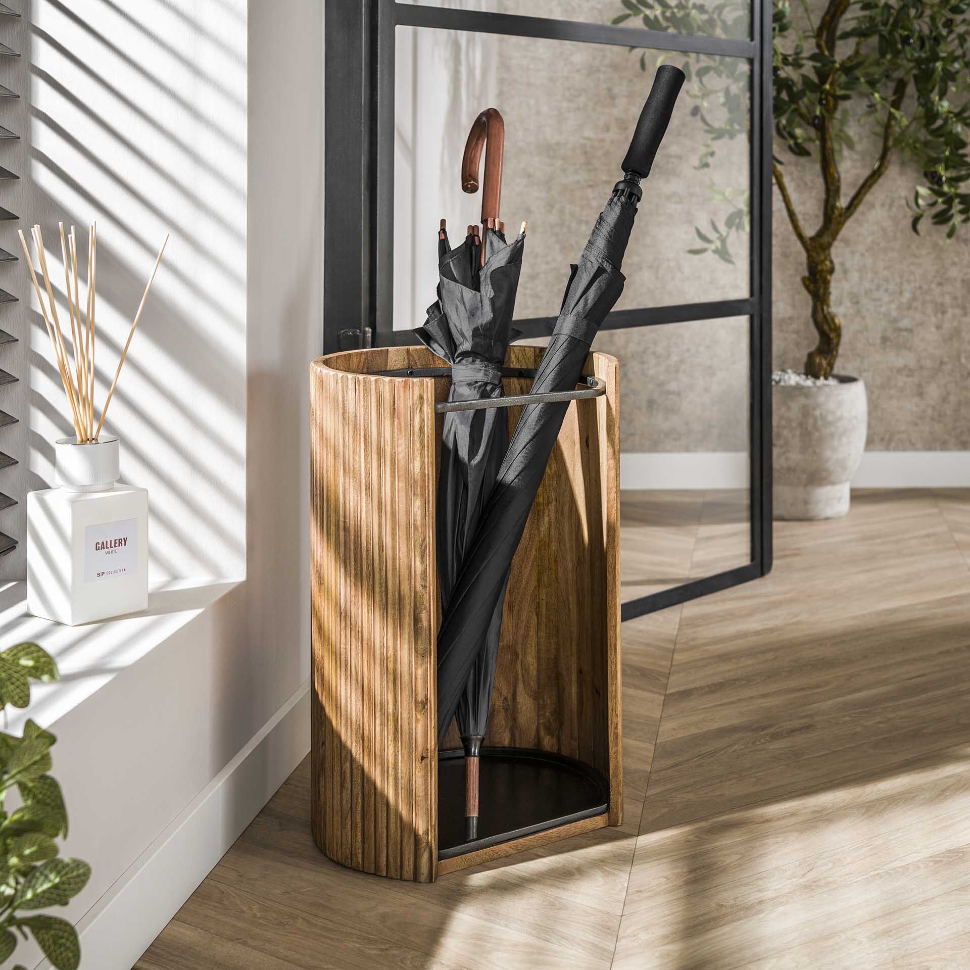 Stijlvolle Wave Paraplubak Sharmila van LifestyleFurn – Massief Mangohout
