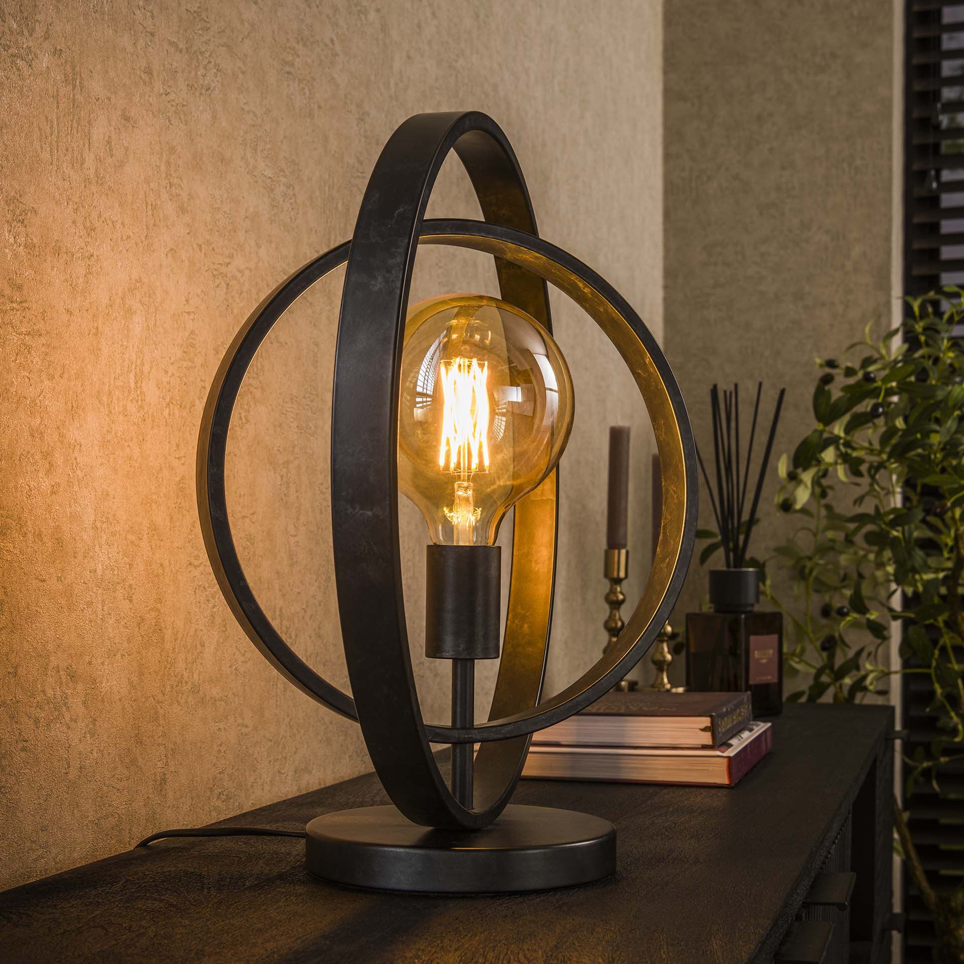 Tafellamp Tricia – Charcoal van LifestyleFurn – Modern metaaldesign voor elke woonstijl