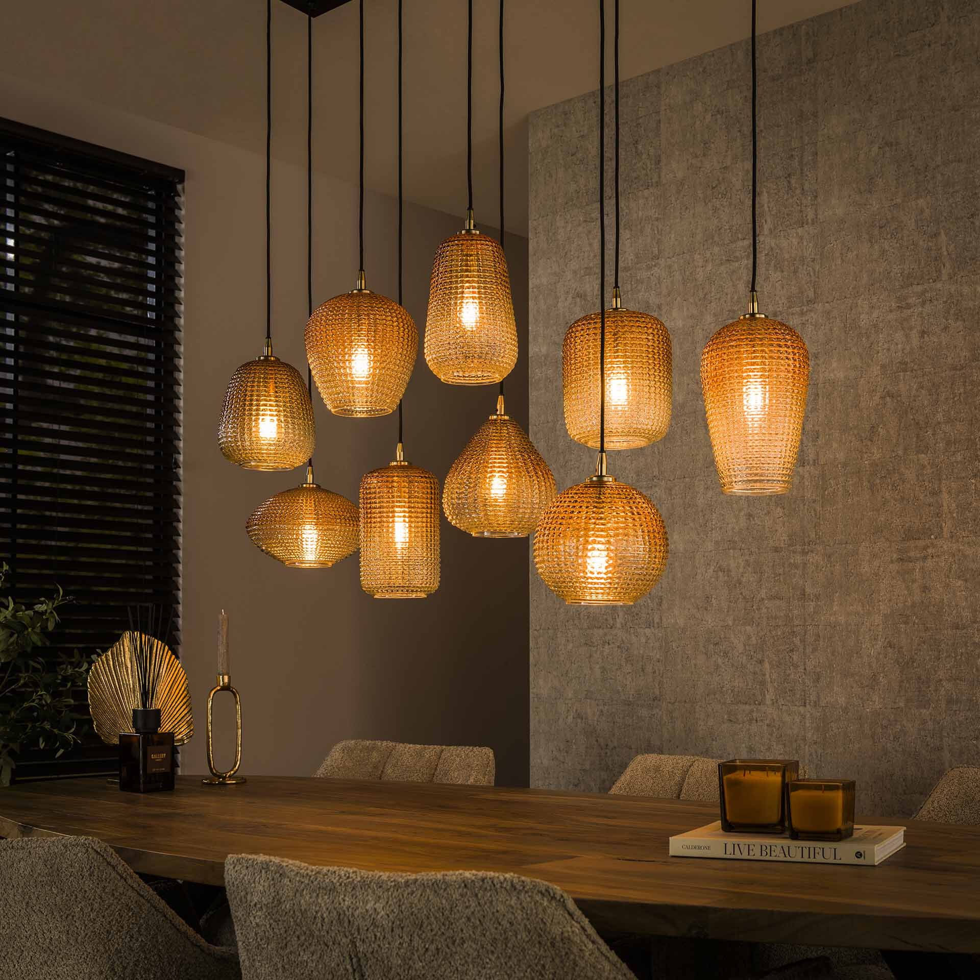 Tamecka Hanglamp met 9 amberkleurige lichtpunten – Luxe ambiance voor elk interieur