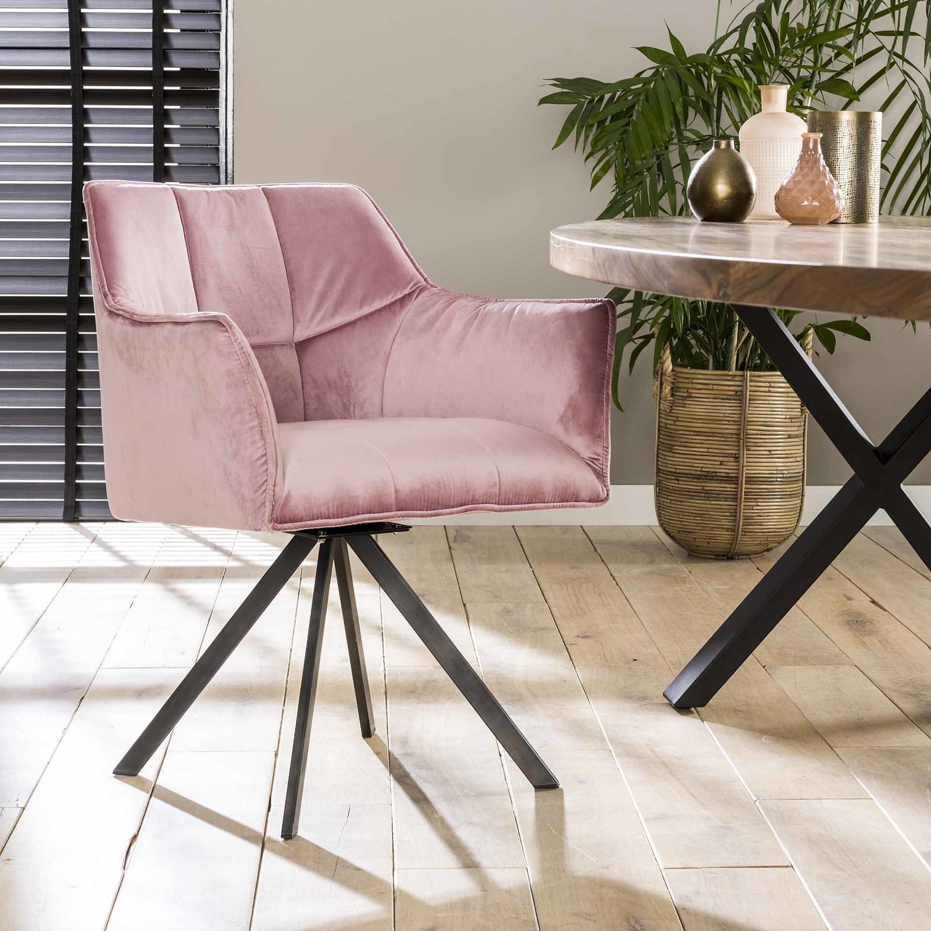 Thandie Draaibare Eetkamerstoel in Velvet – Elegante Roze zitbeleving