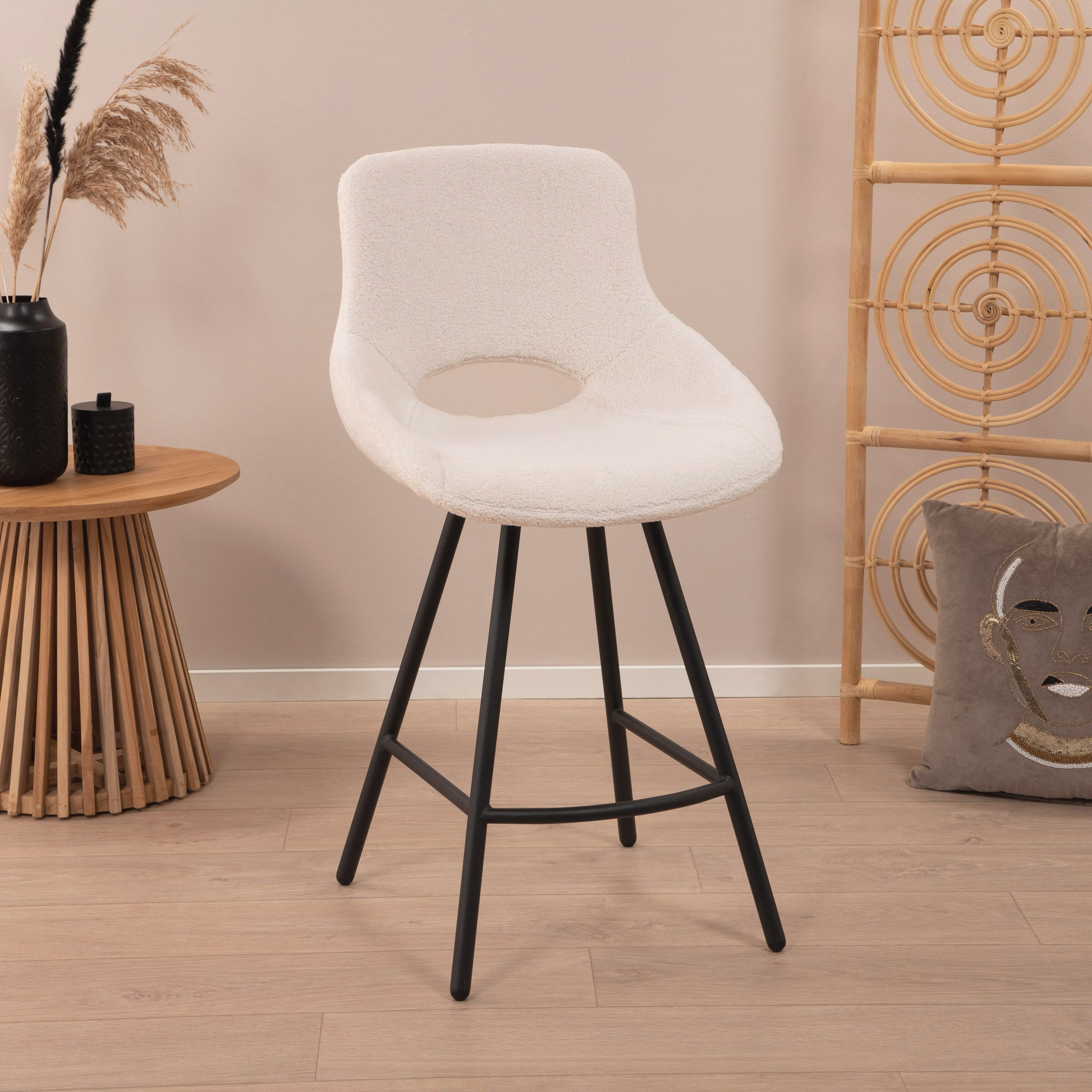 Tower Living Barkruk Campo Teddy – Elegante witte teddy barkruk met perfecte zithoogte
