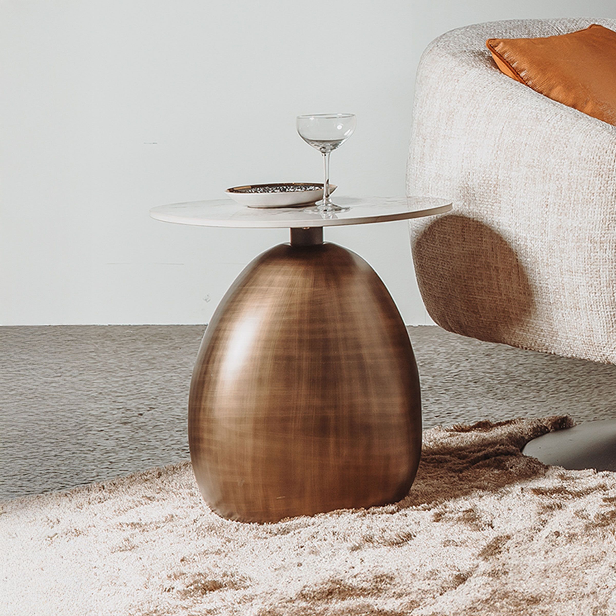 Tower Living Organische Bijzettafel Castello – Luxe marmer‑keramiek met bronzen look