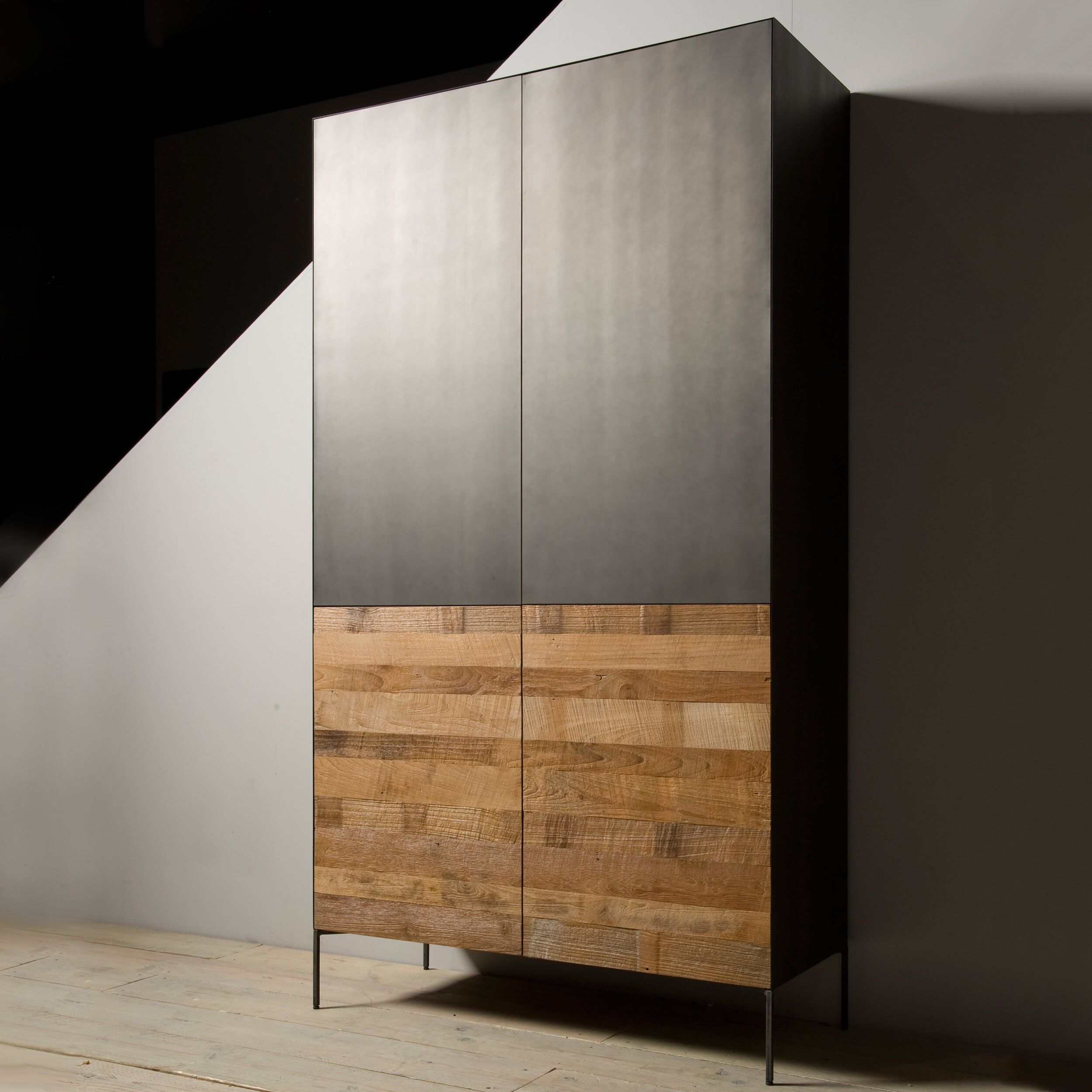Tower Living Pandora Opbergkast – Stijlvolle Metalen kast met gerecycled Teakhout